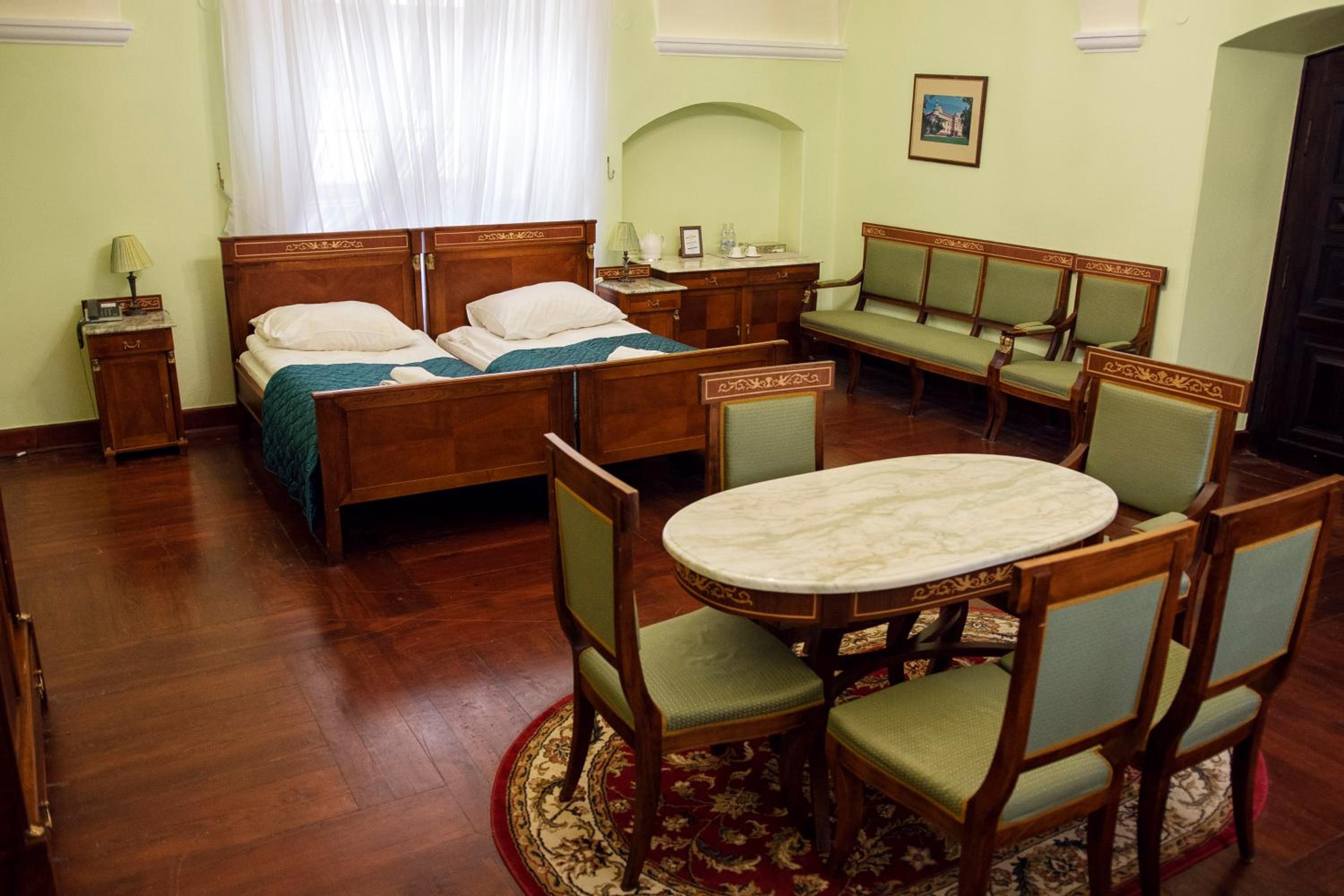 Deluxe Double or Twin Room