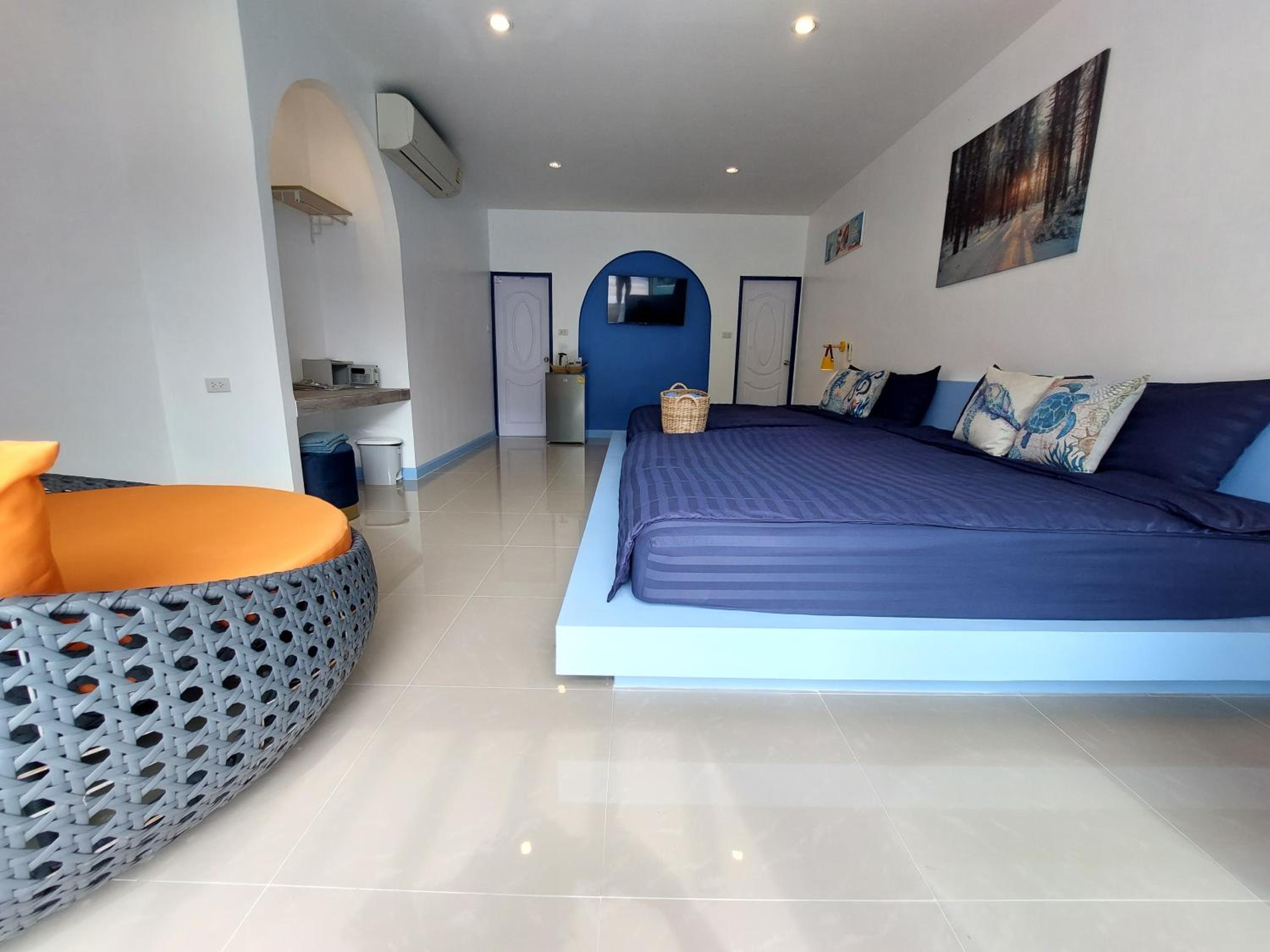 Quadruple Room with Balcony photo 3
