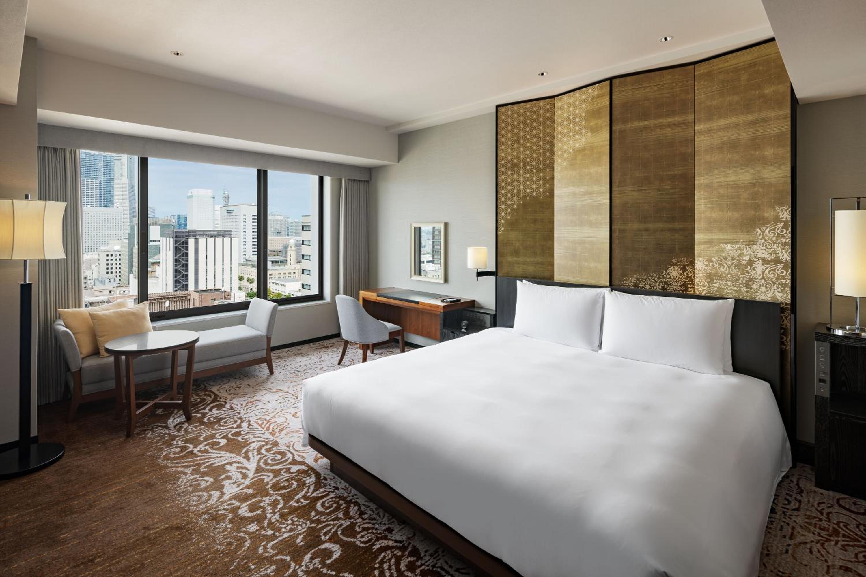 King Room with Club Access - Photo 1