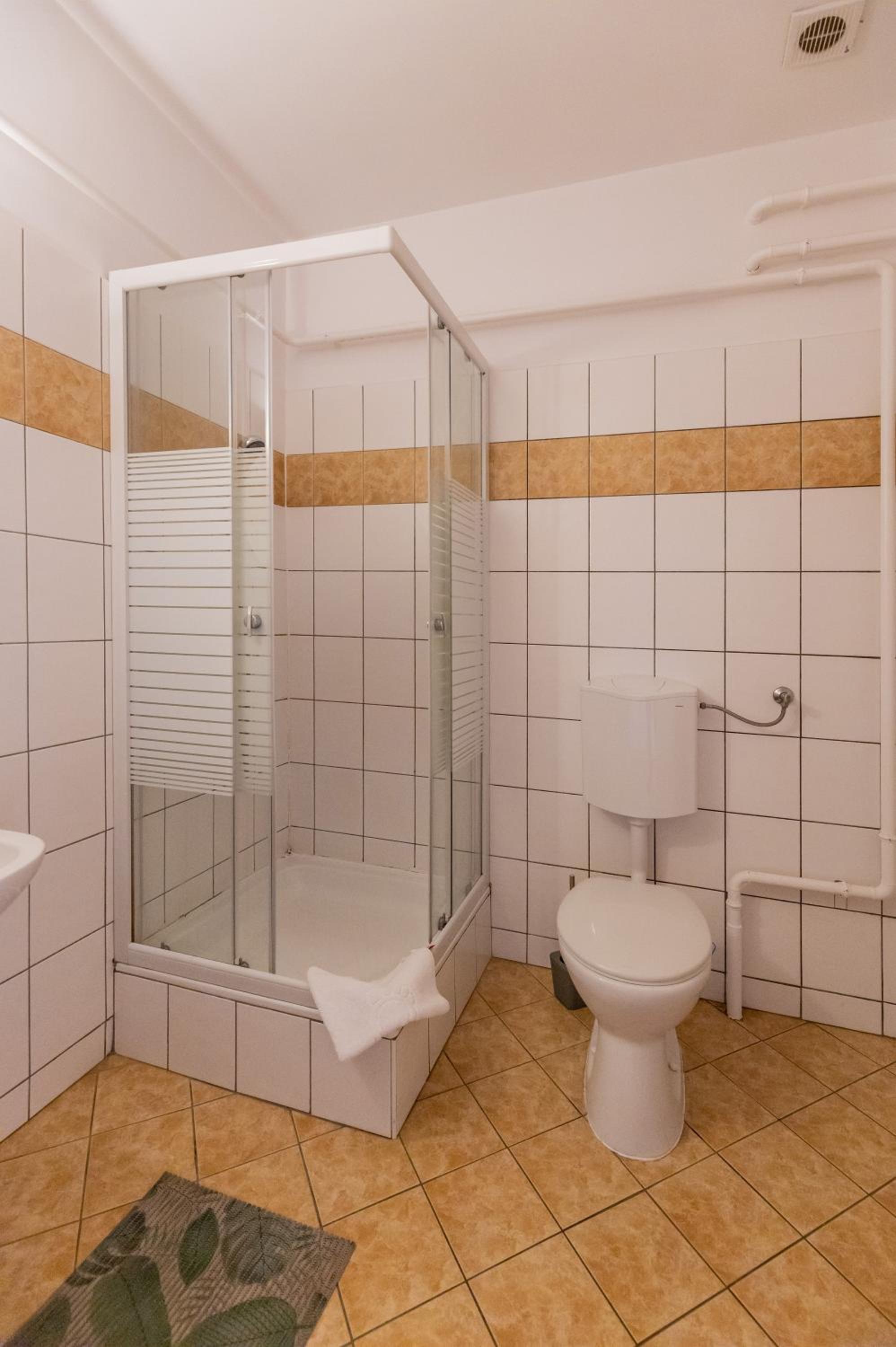 Family Room with Bathroom photo 2