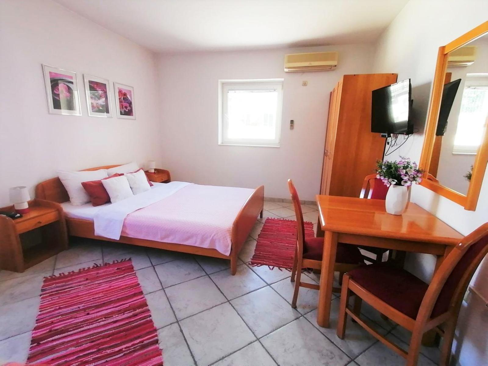 Studio for 2-4 People