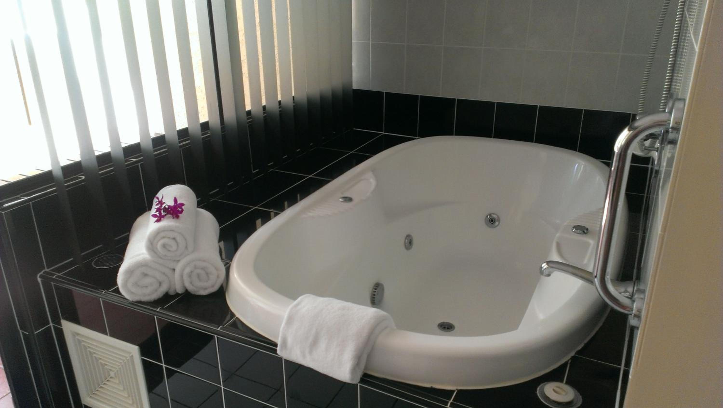 Studio with Spa Bath photo 2