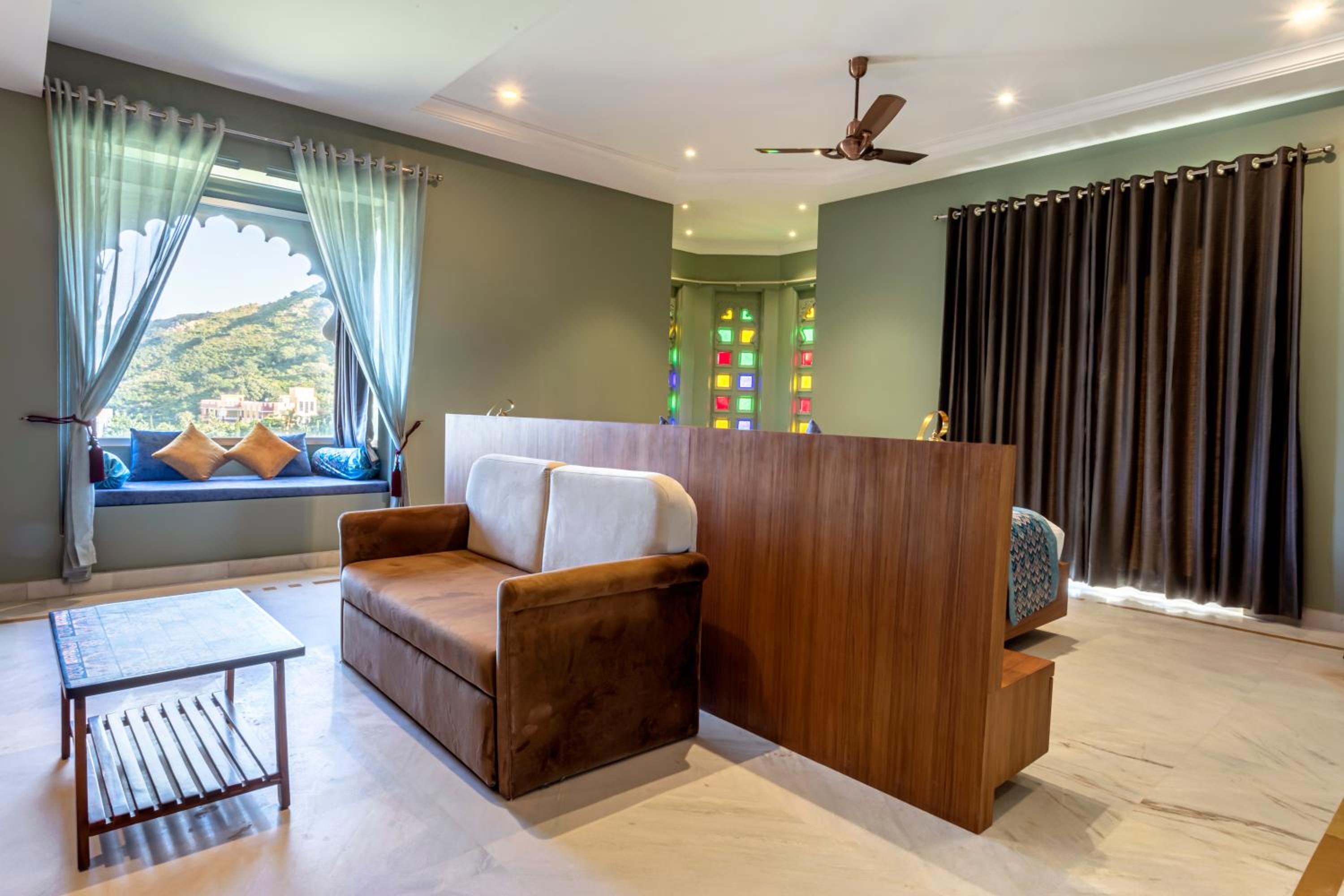 Suite with Balcony - Photo 2