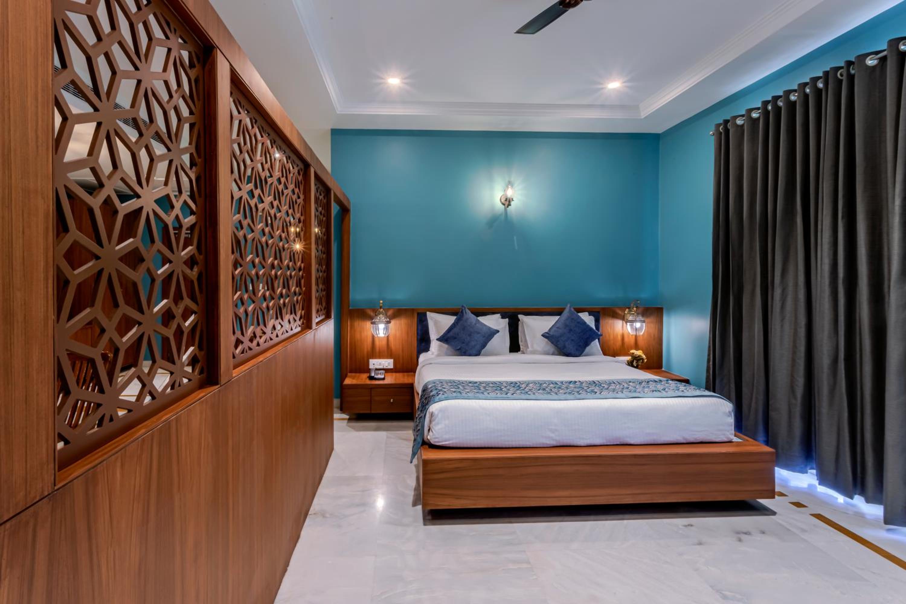 Suite with Balcony - Photo 20