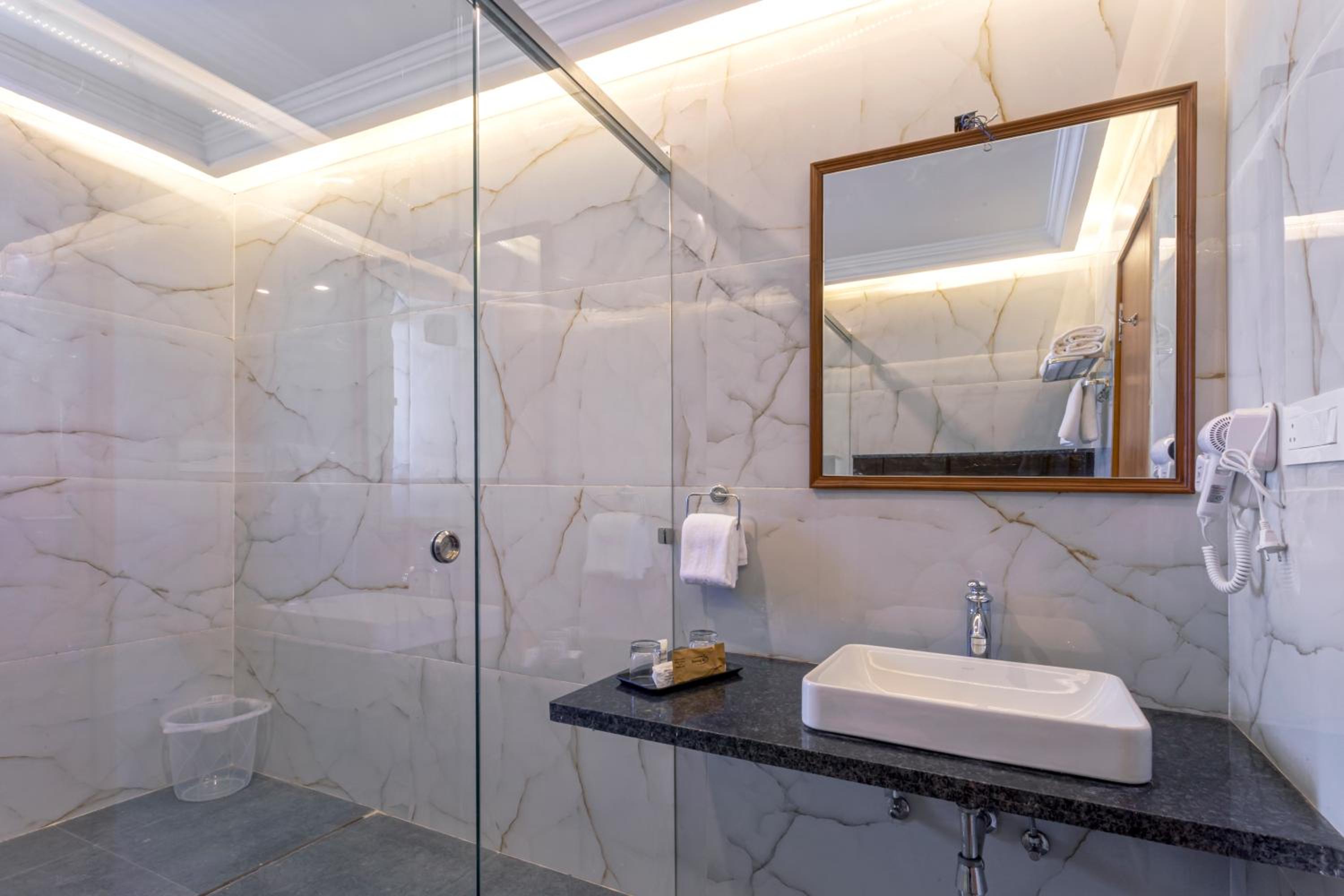 Suite with Balcony - Photo 19