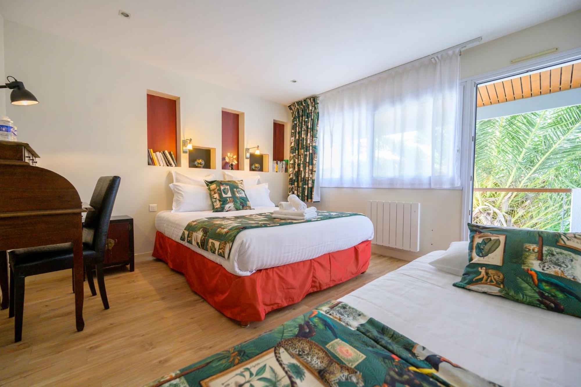 Charm Triple Room photo 3