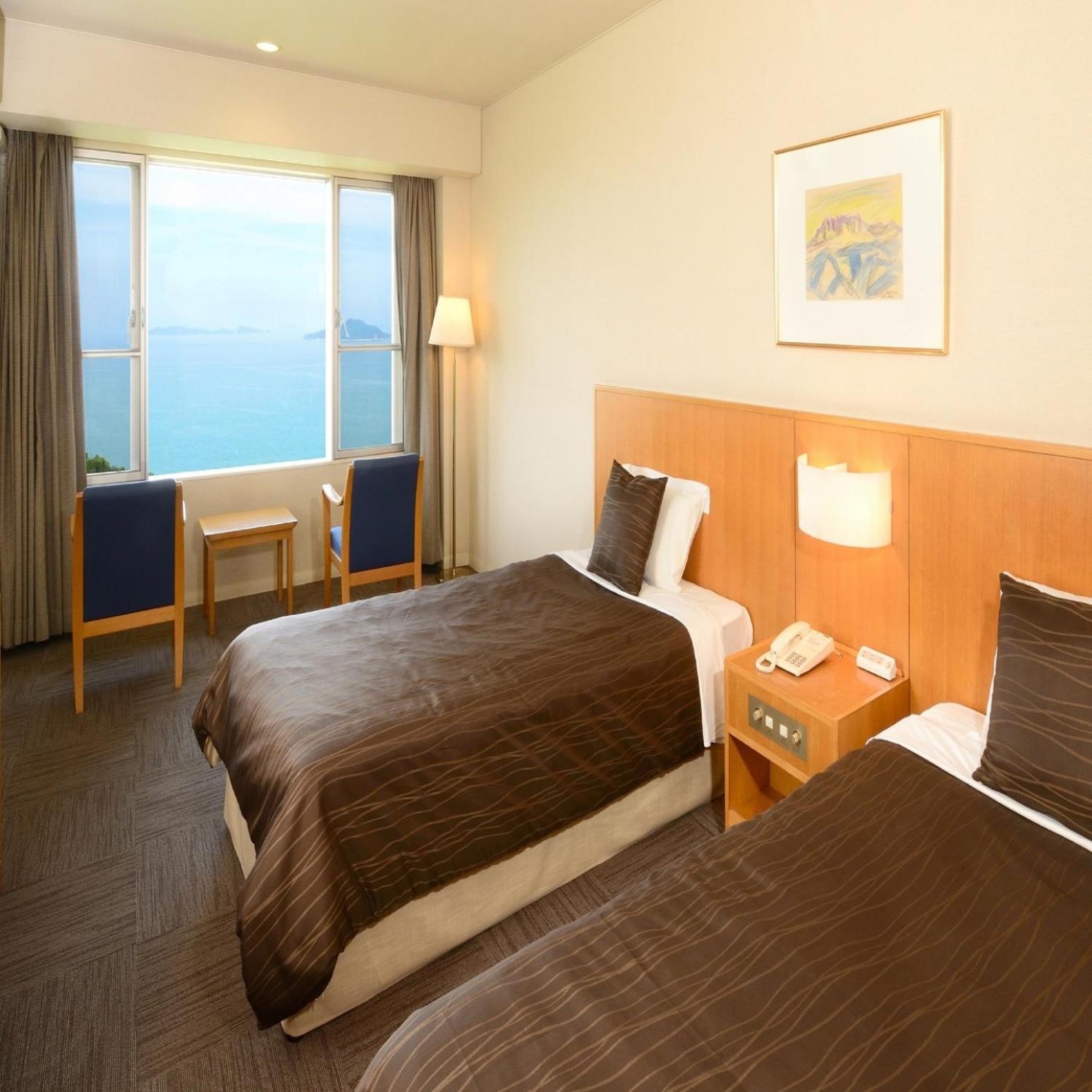 Twin Room with Shared Bathroom - Ocean View - Non-Smoking