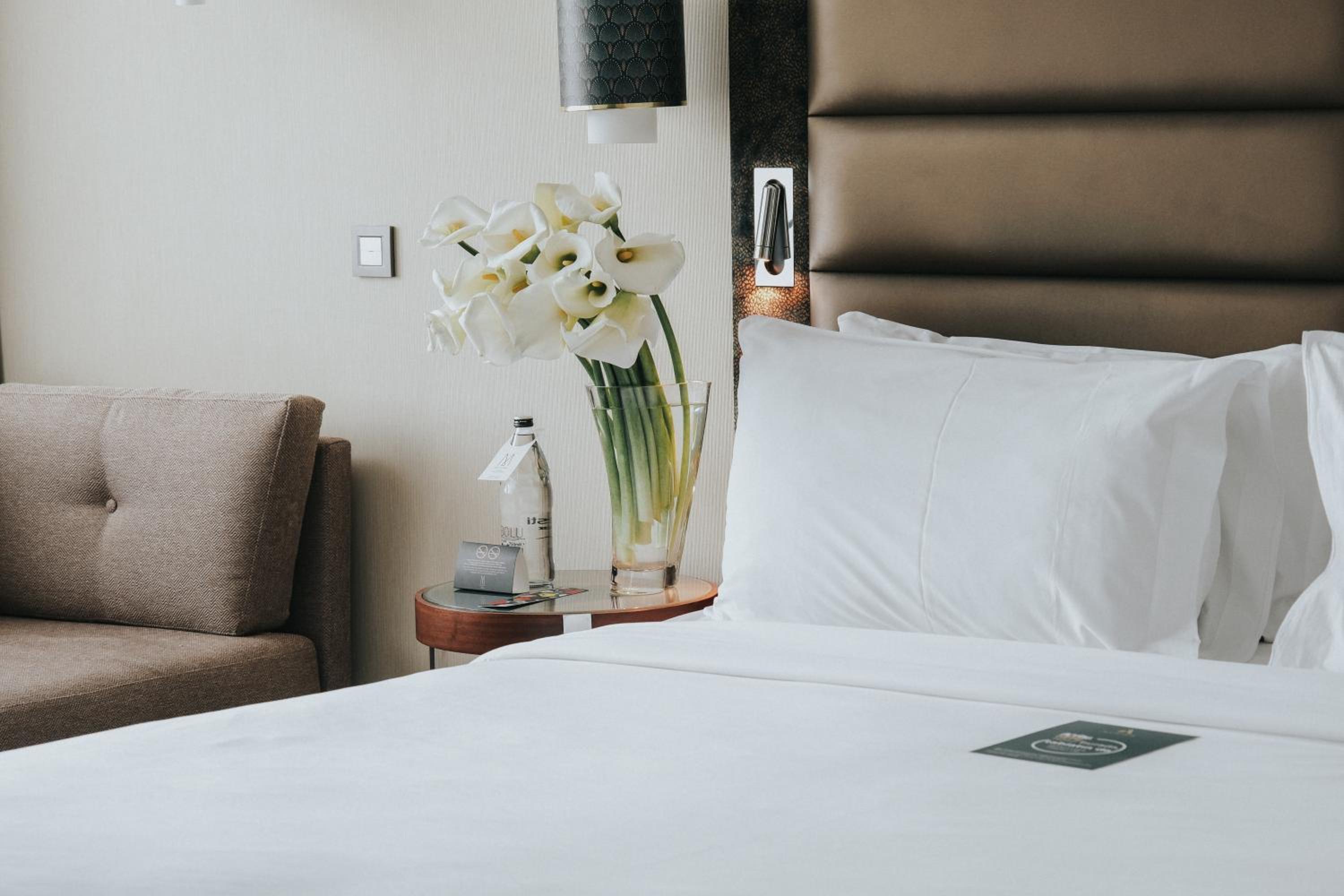 Deluxe Double Corner Room