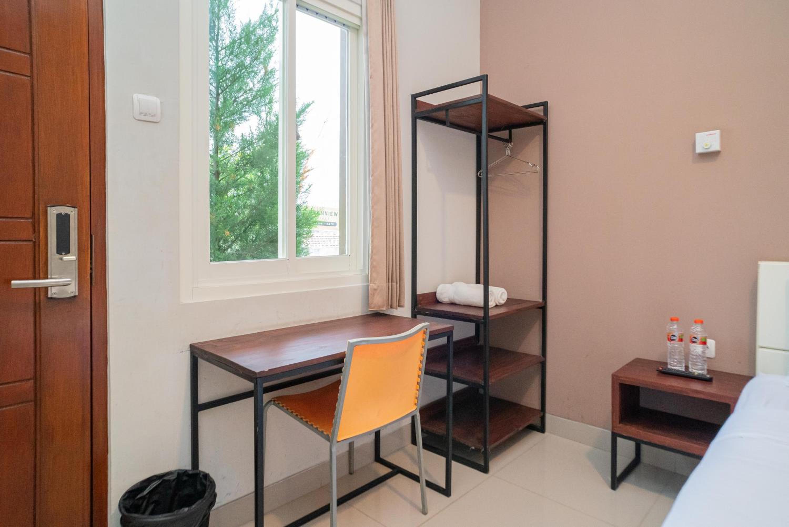 Deluxe Double Room - Photo 9
