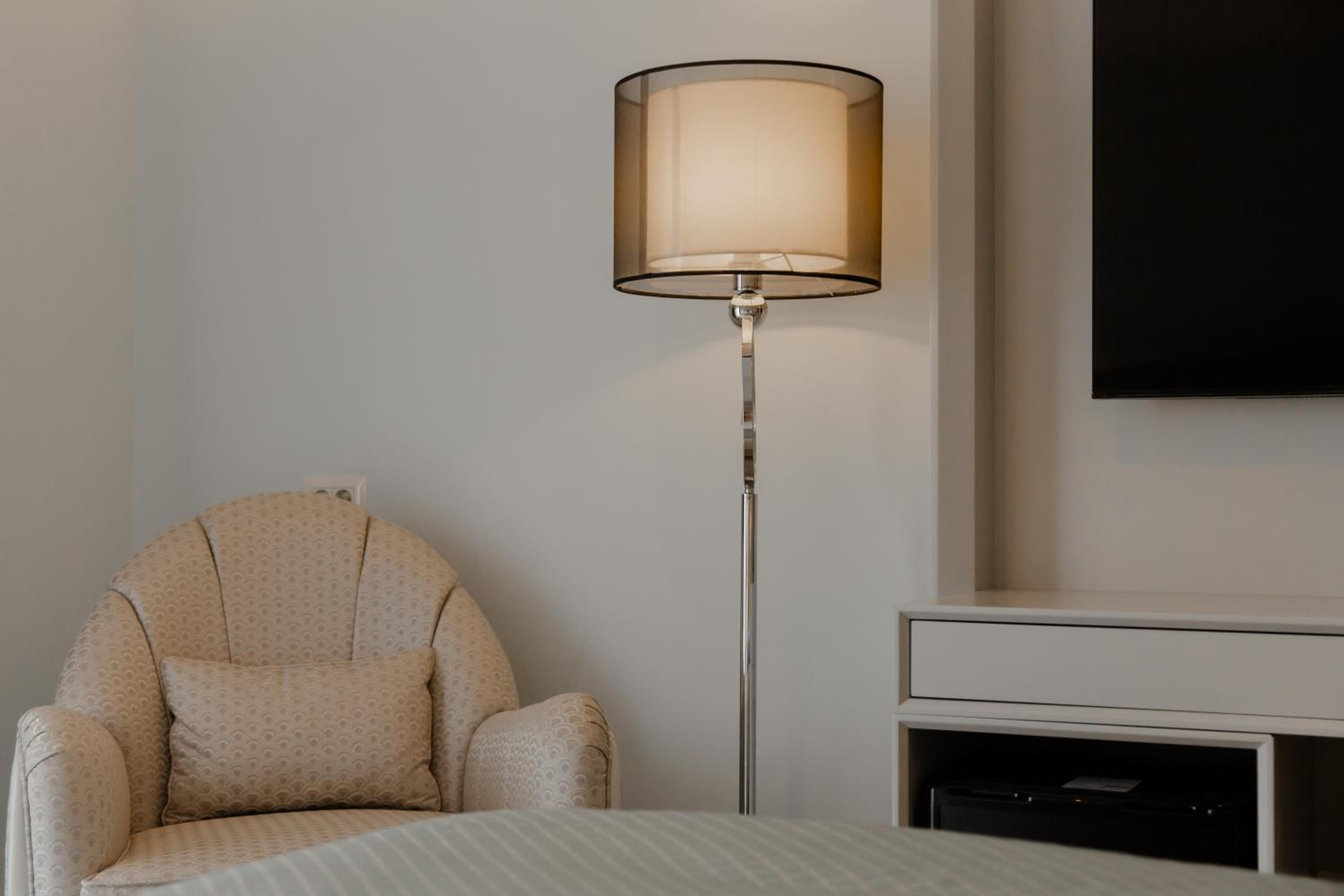Deluxe Twin Room - Photo 6