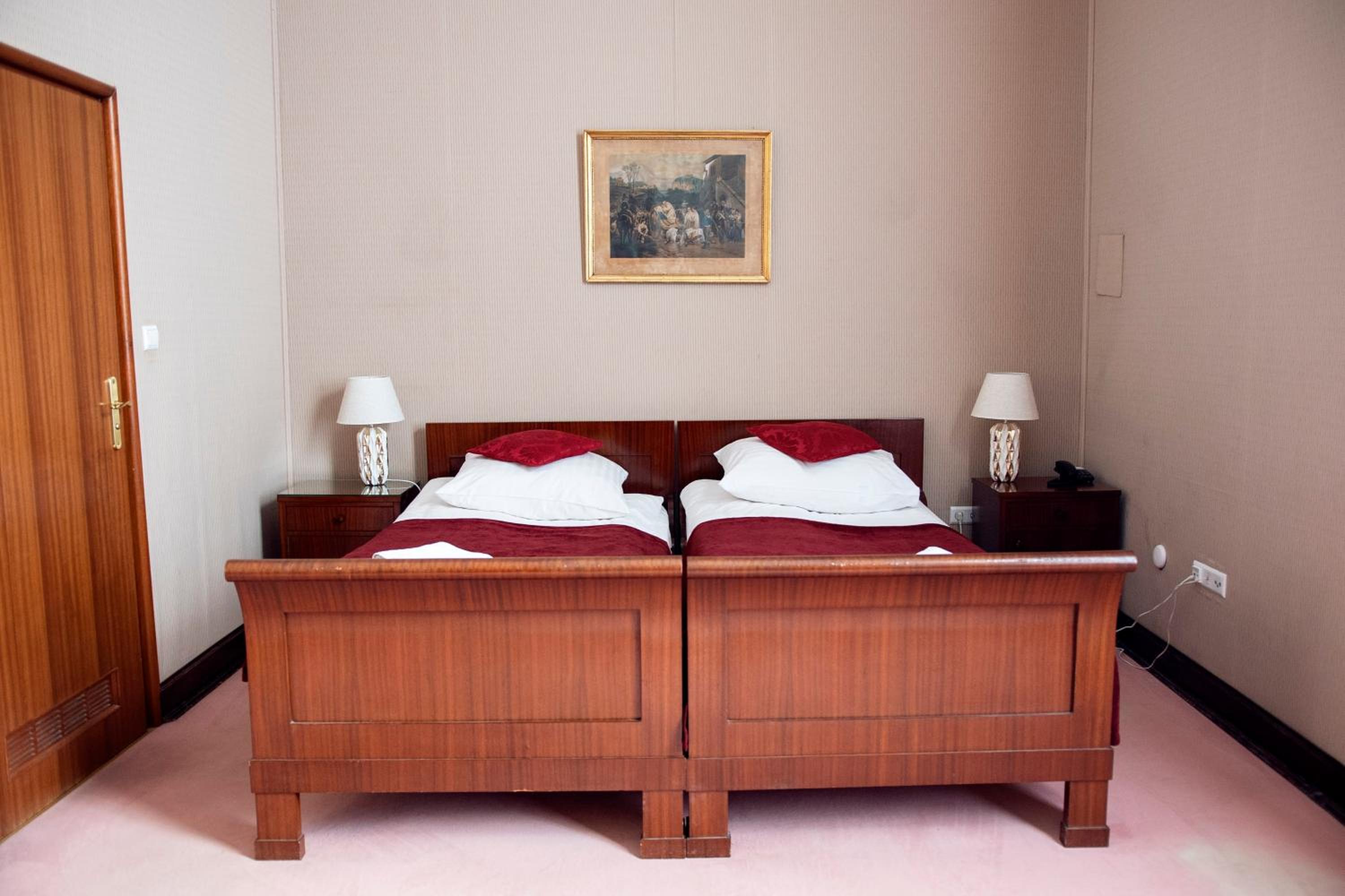 Double or Twin Room (Castle) - Photo 9