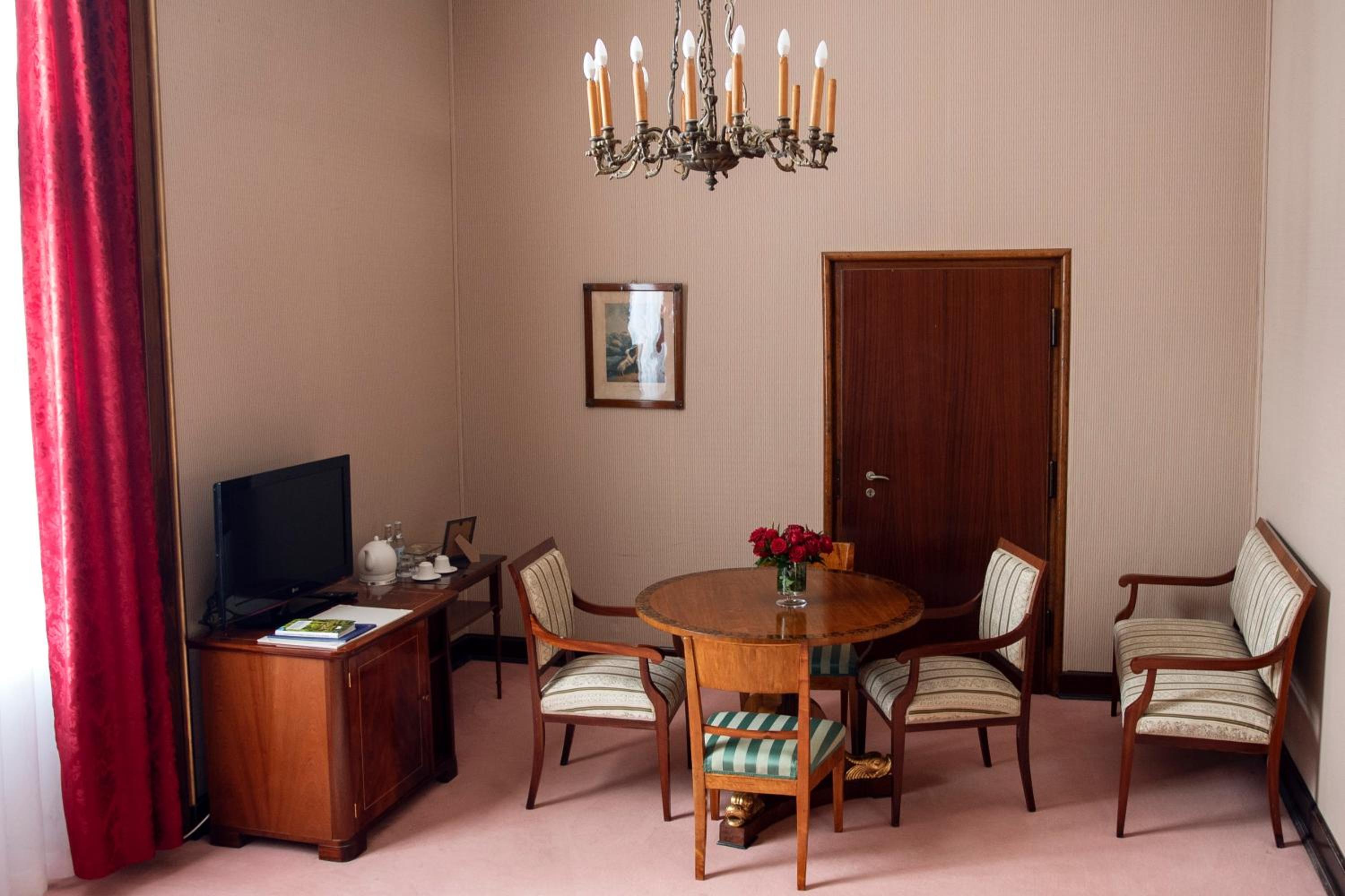 Double or Twin Room (Castle) - Photo 8