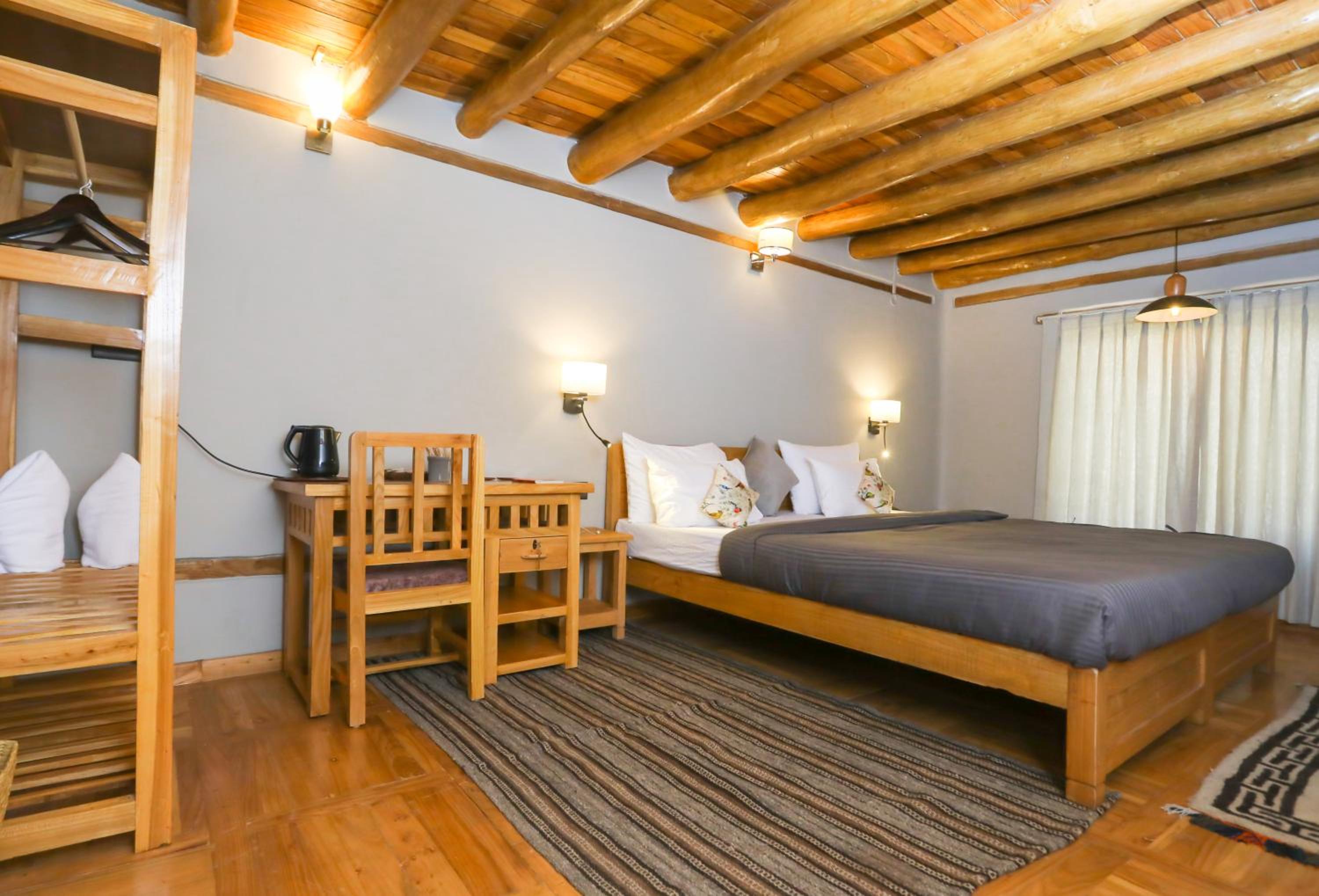 Deluxe Room - Photo 10