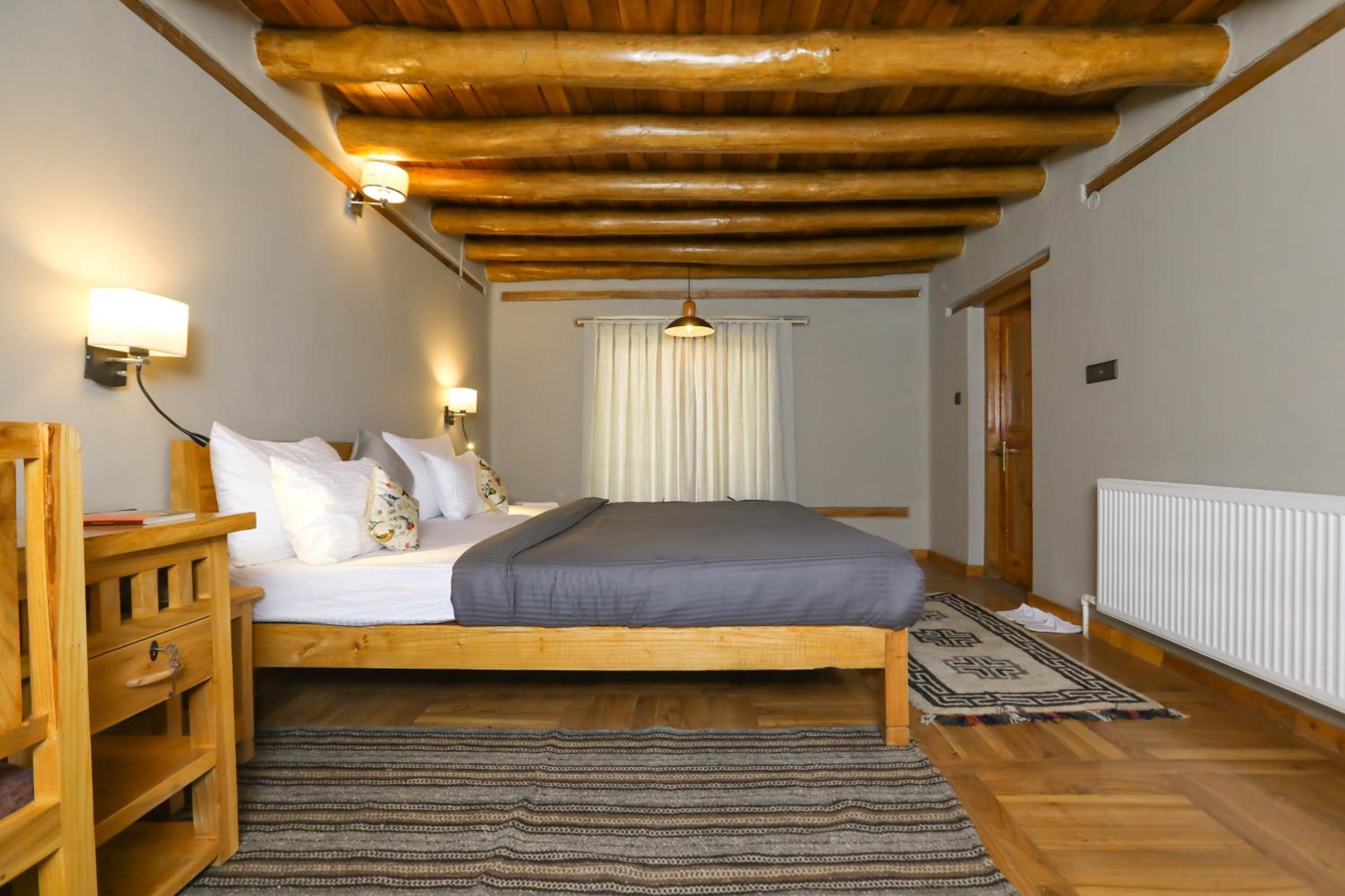 Deluxe Room - Photo 14