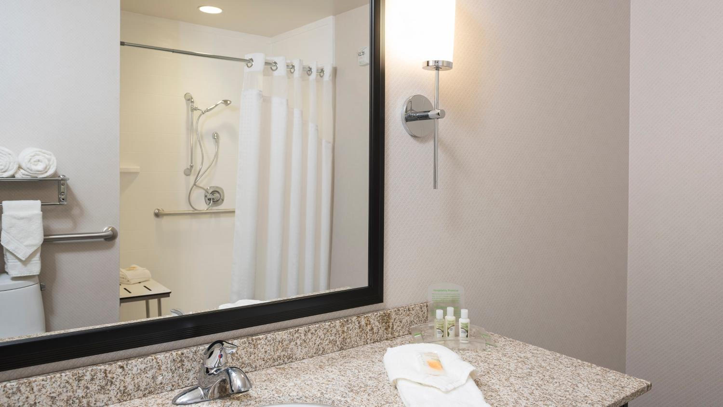 Holiday Inn Indianapolis Airport by IHG, Photo 2