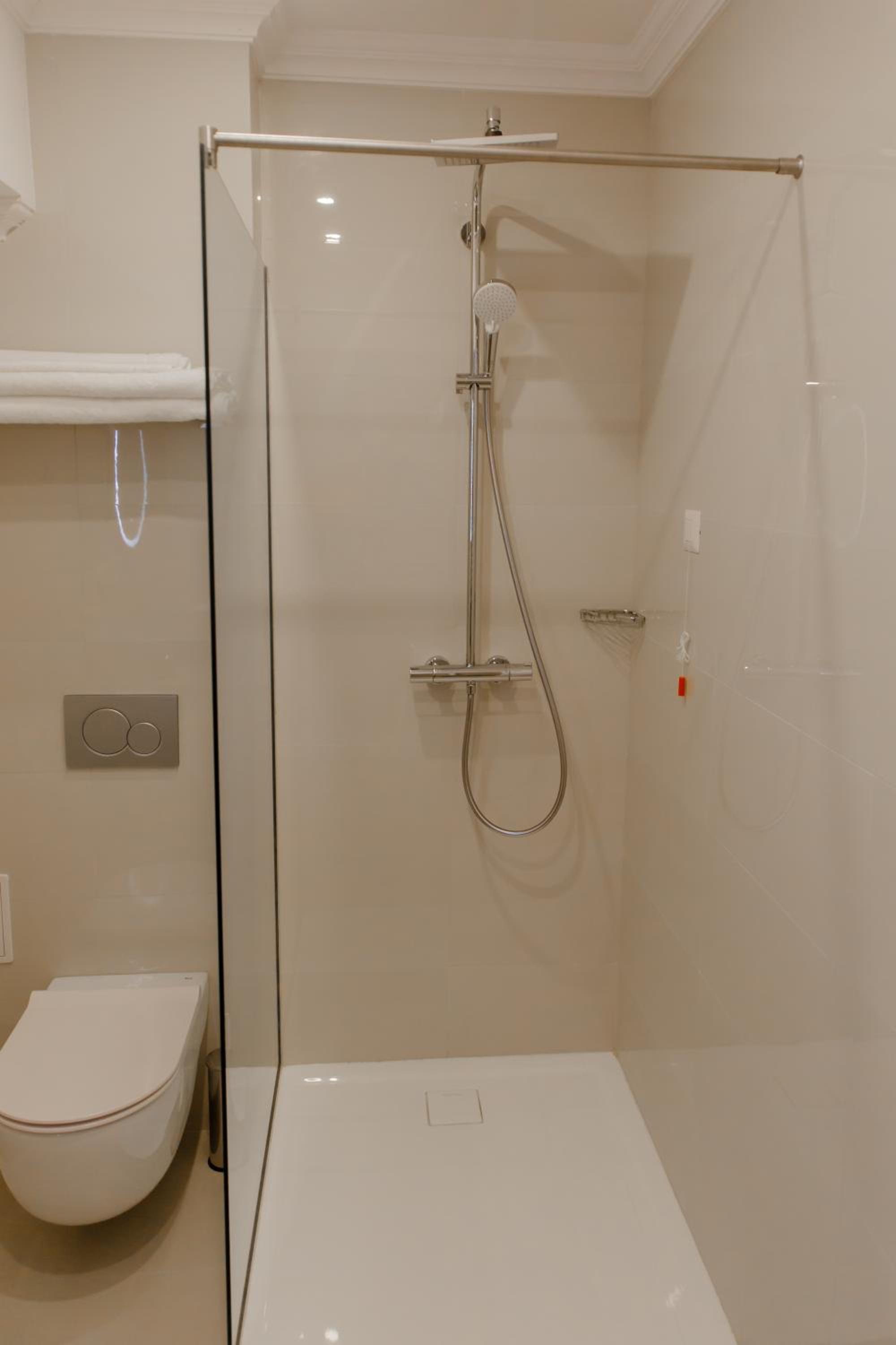 Deluxe Double Room with Balcony - Photo 3