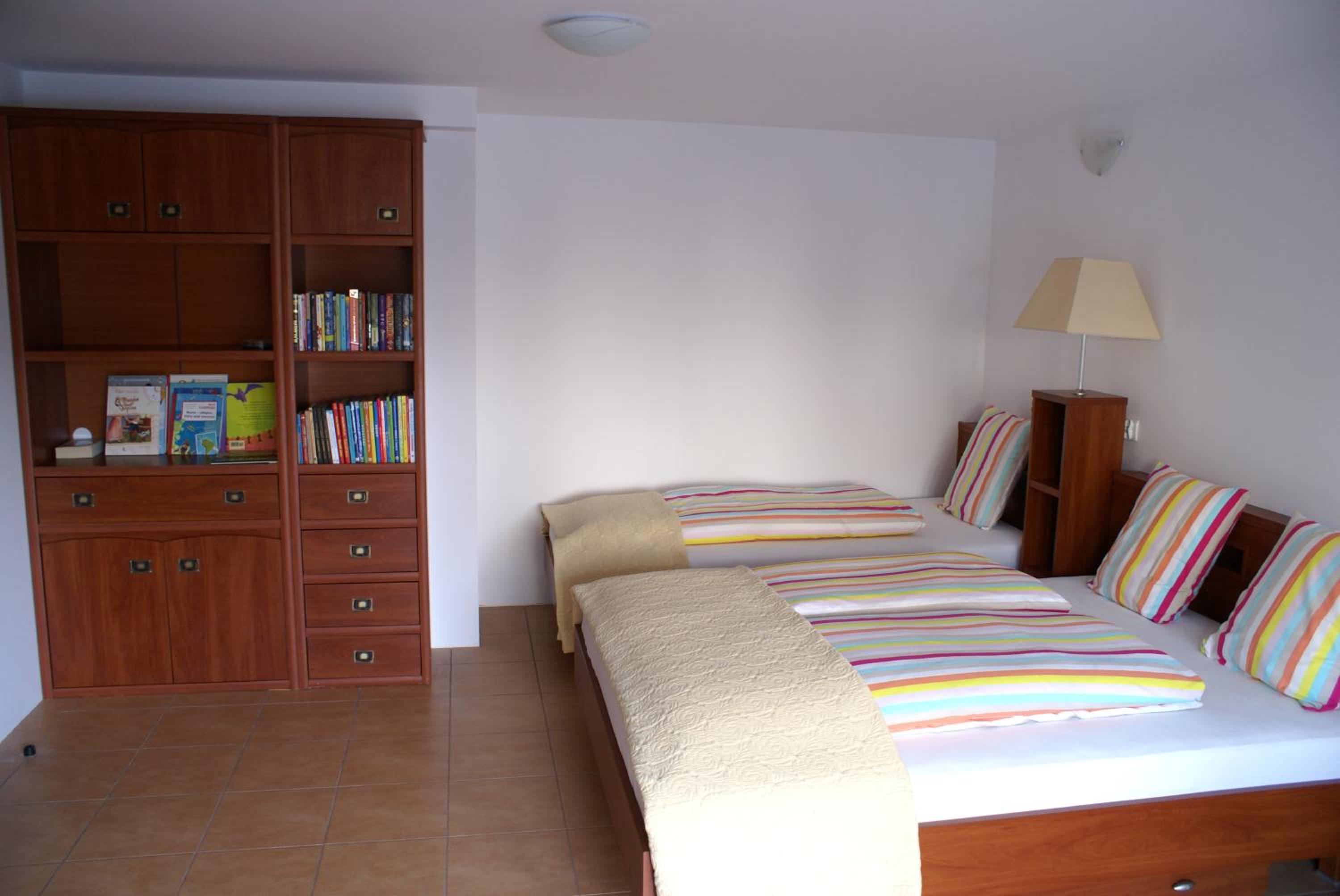 Apartment photo 2