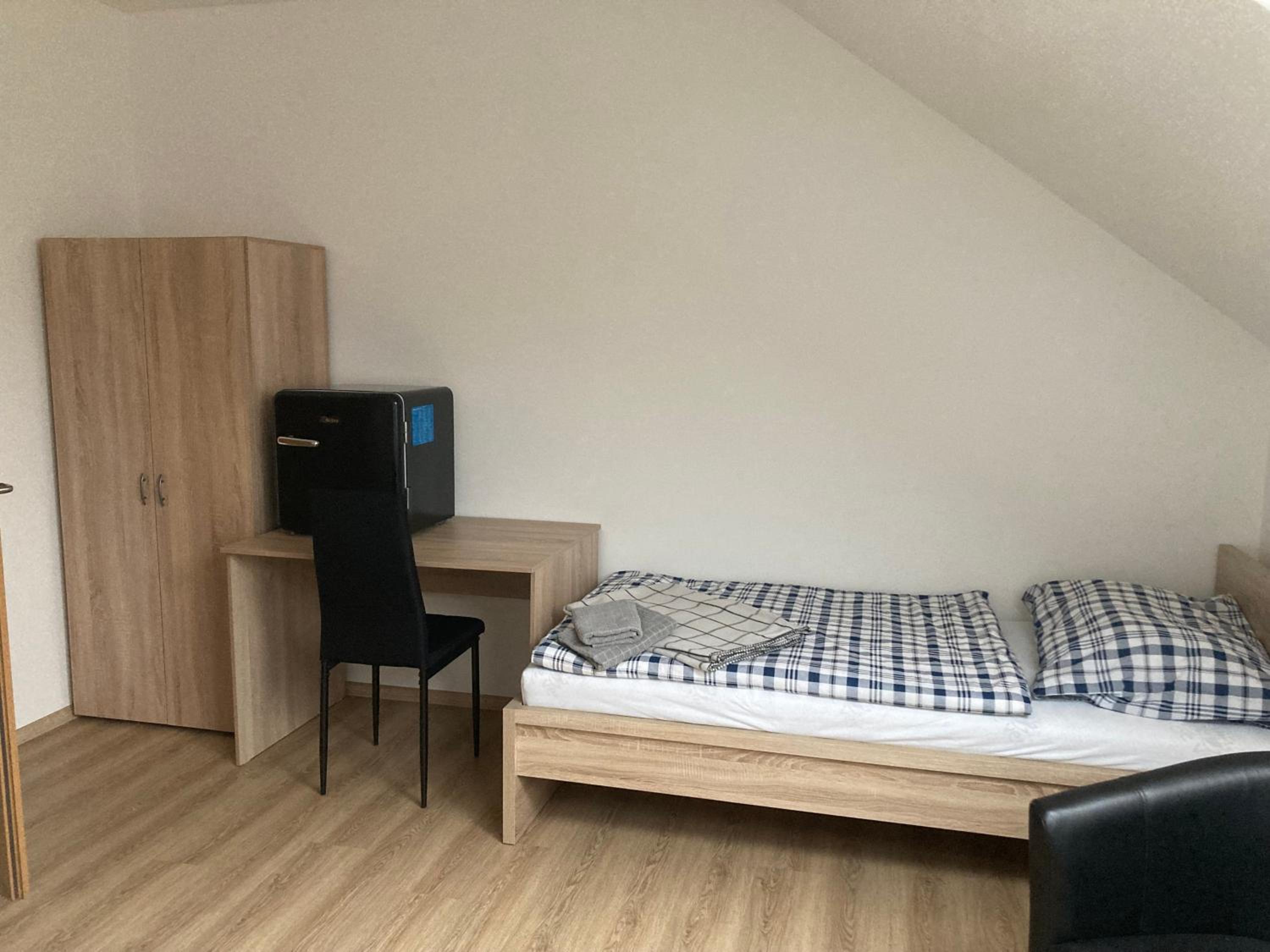 Standard Twin Room - Photo 2
