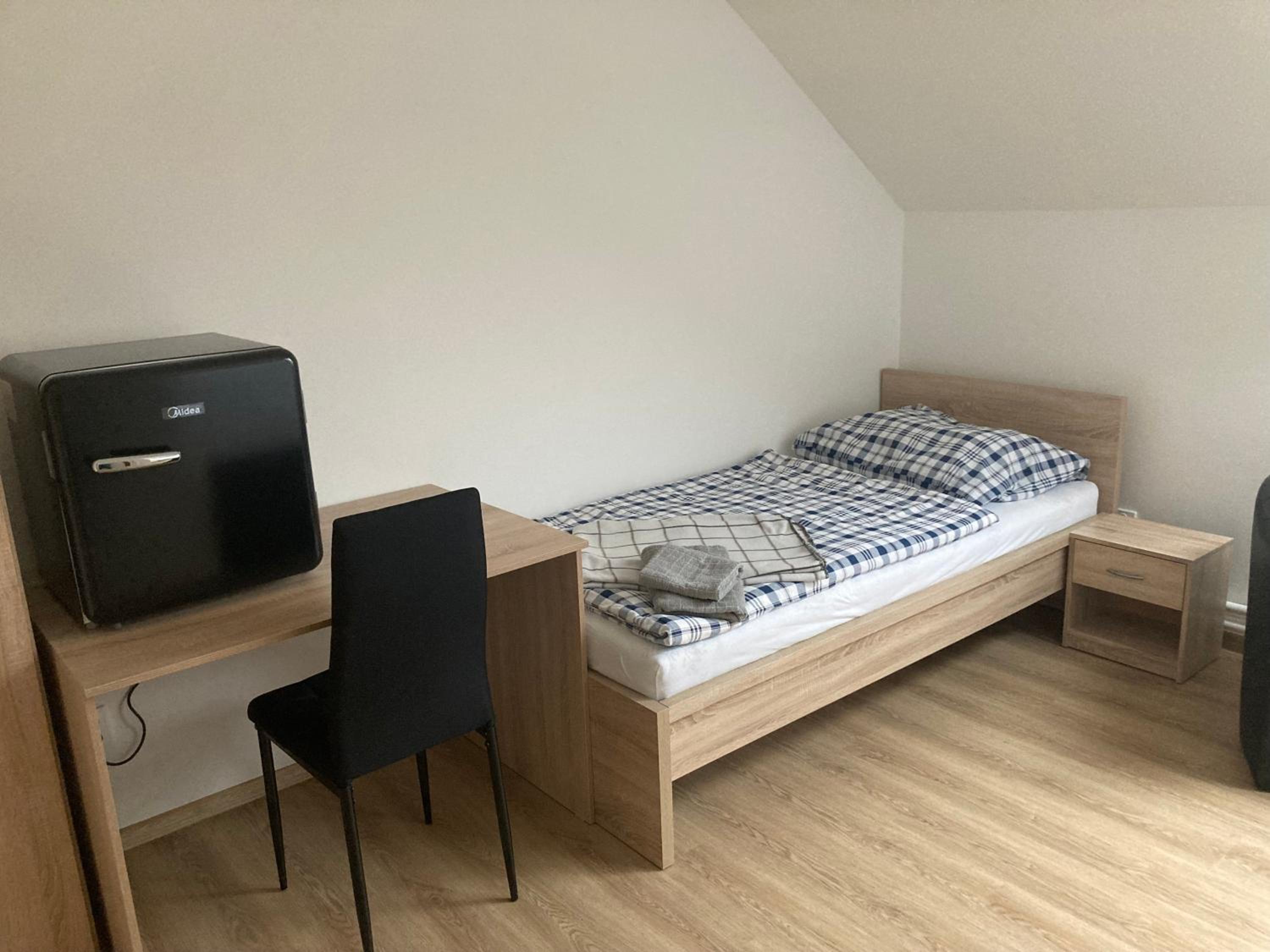 Standard Twin Room - Photo 8