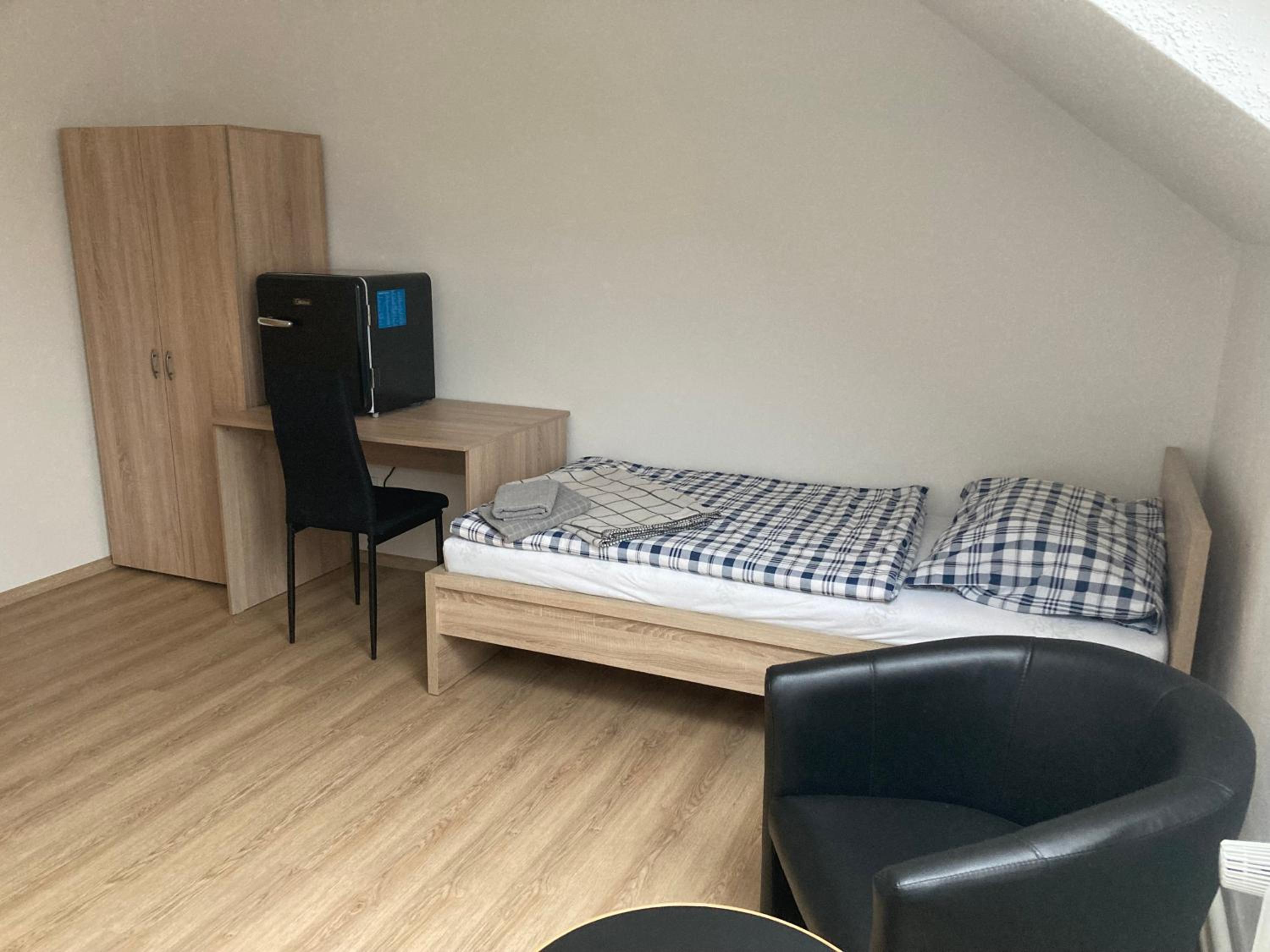 Standard Twin Room - Photo 6