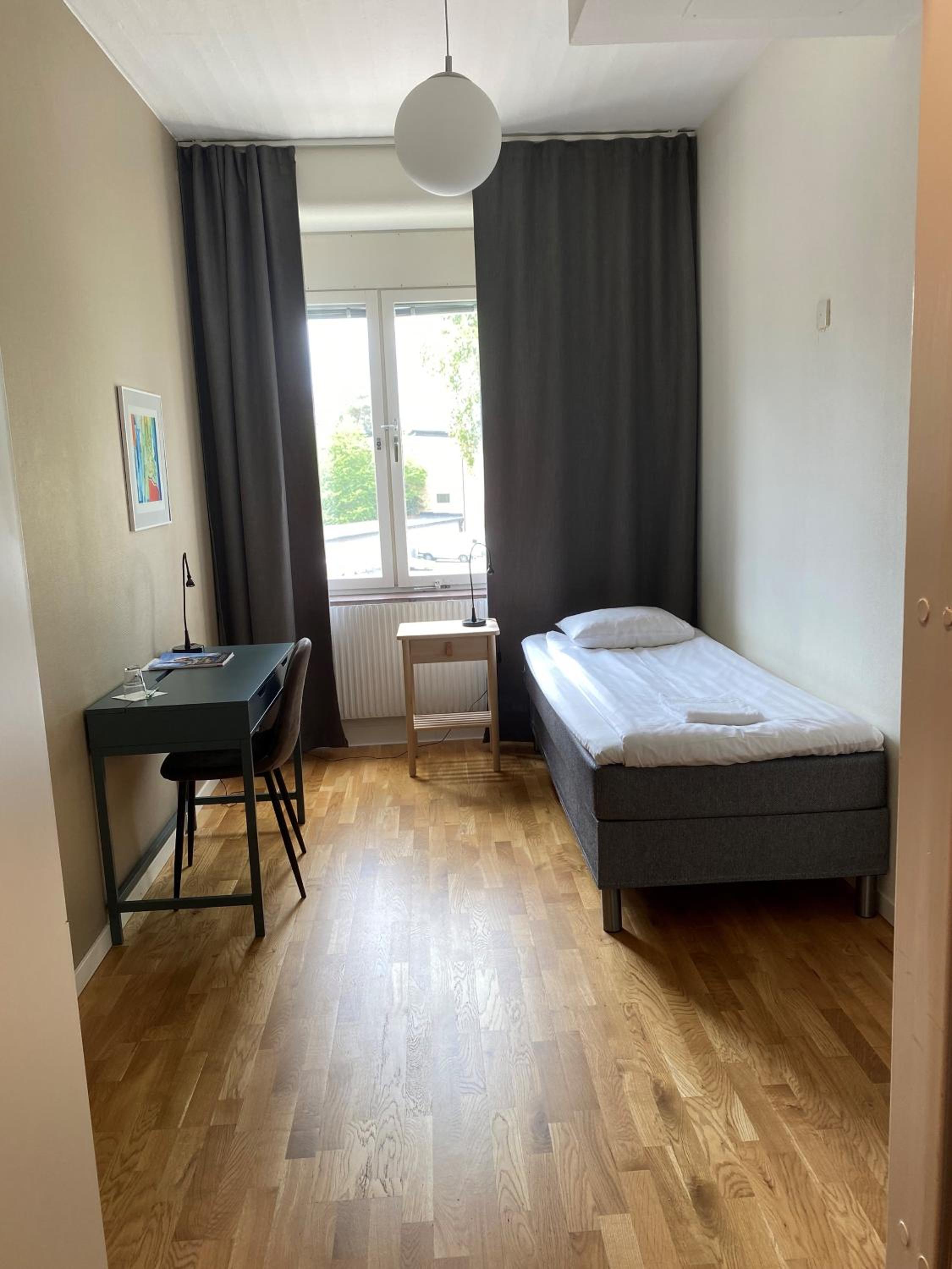 Economy Single Room with Shared Bathroom photo 2