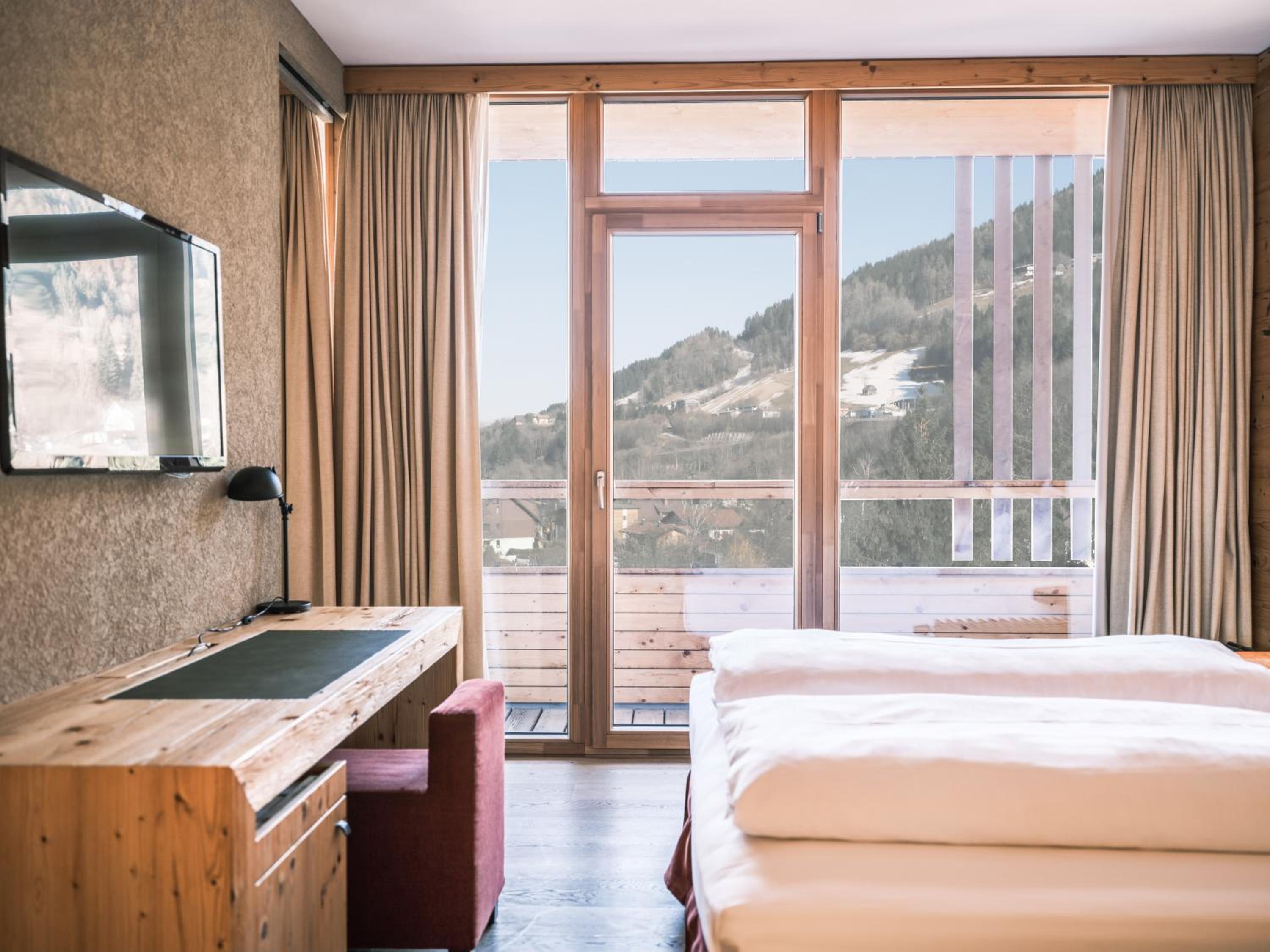 Suite with Valley View and Balcony