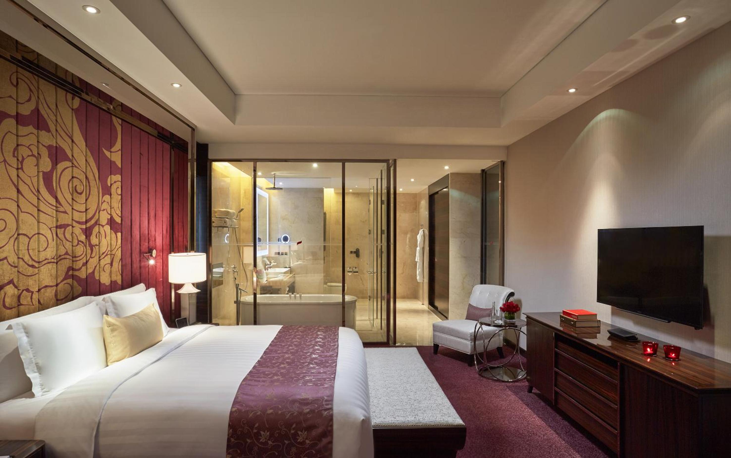 Junior Suite Red Level