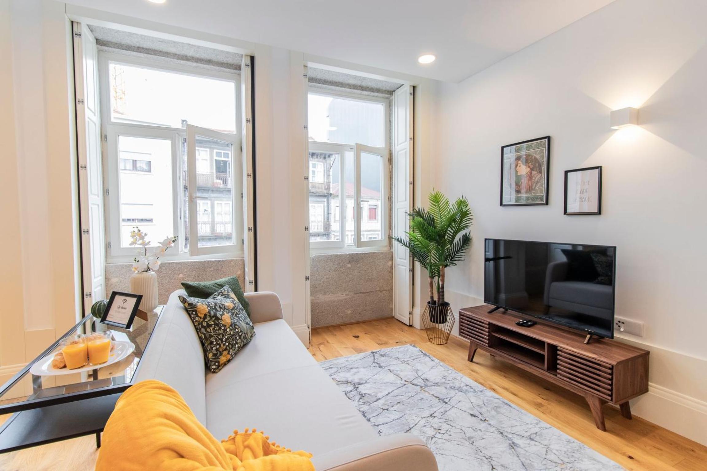 Studio Apartment with One Double Bed