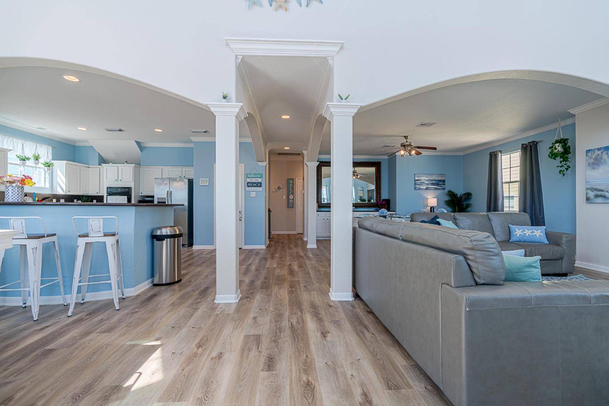Six-Bedroom House photo 1
