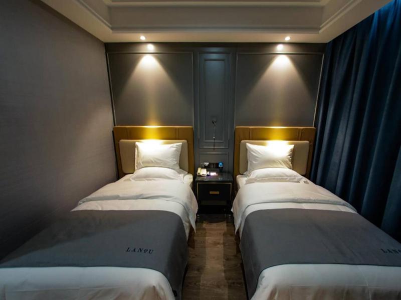 Deluxe Twin Room  photo 3