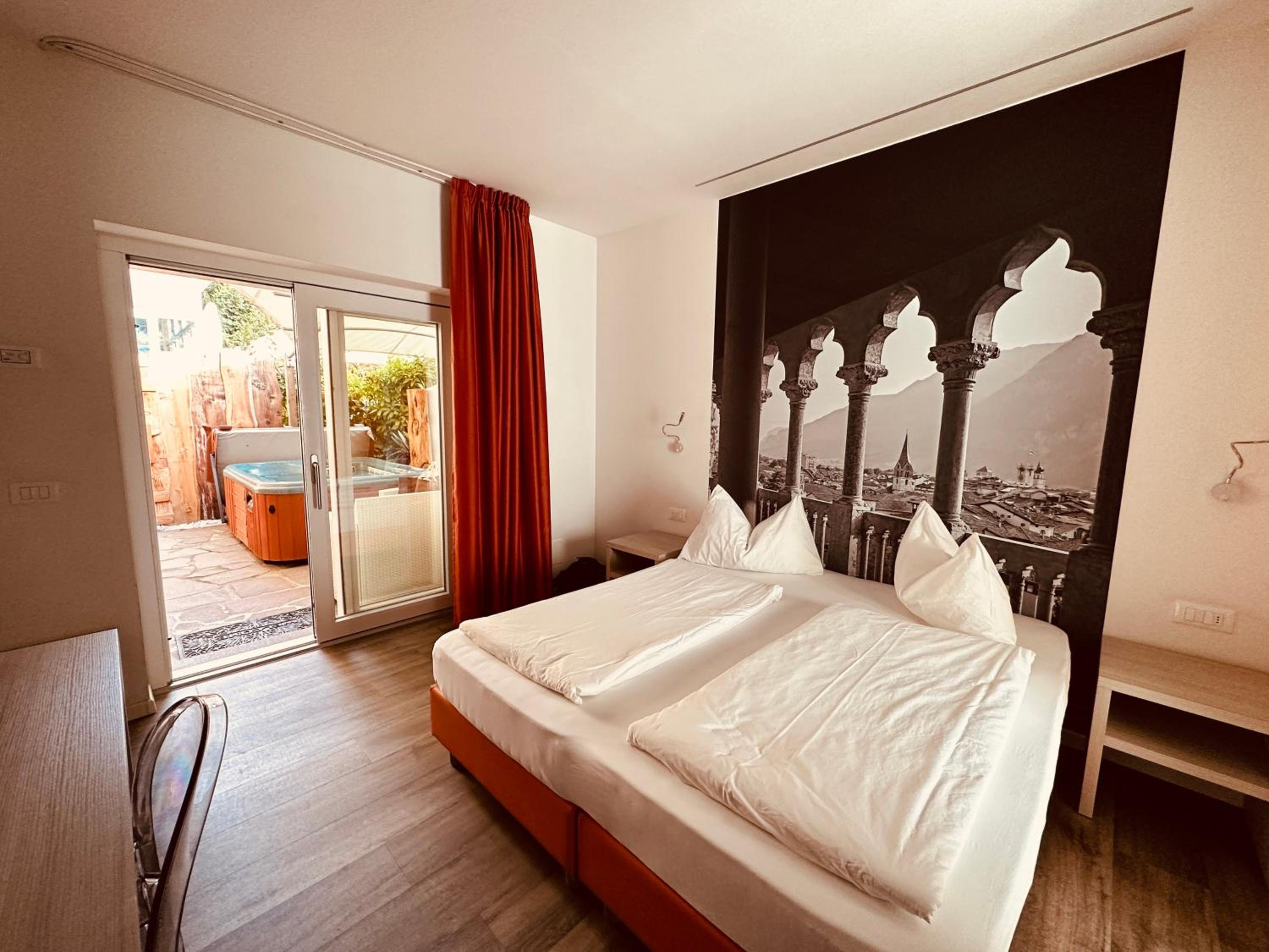 King Room with Spa Bath - Photo 1