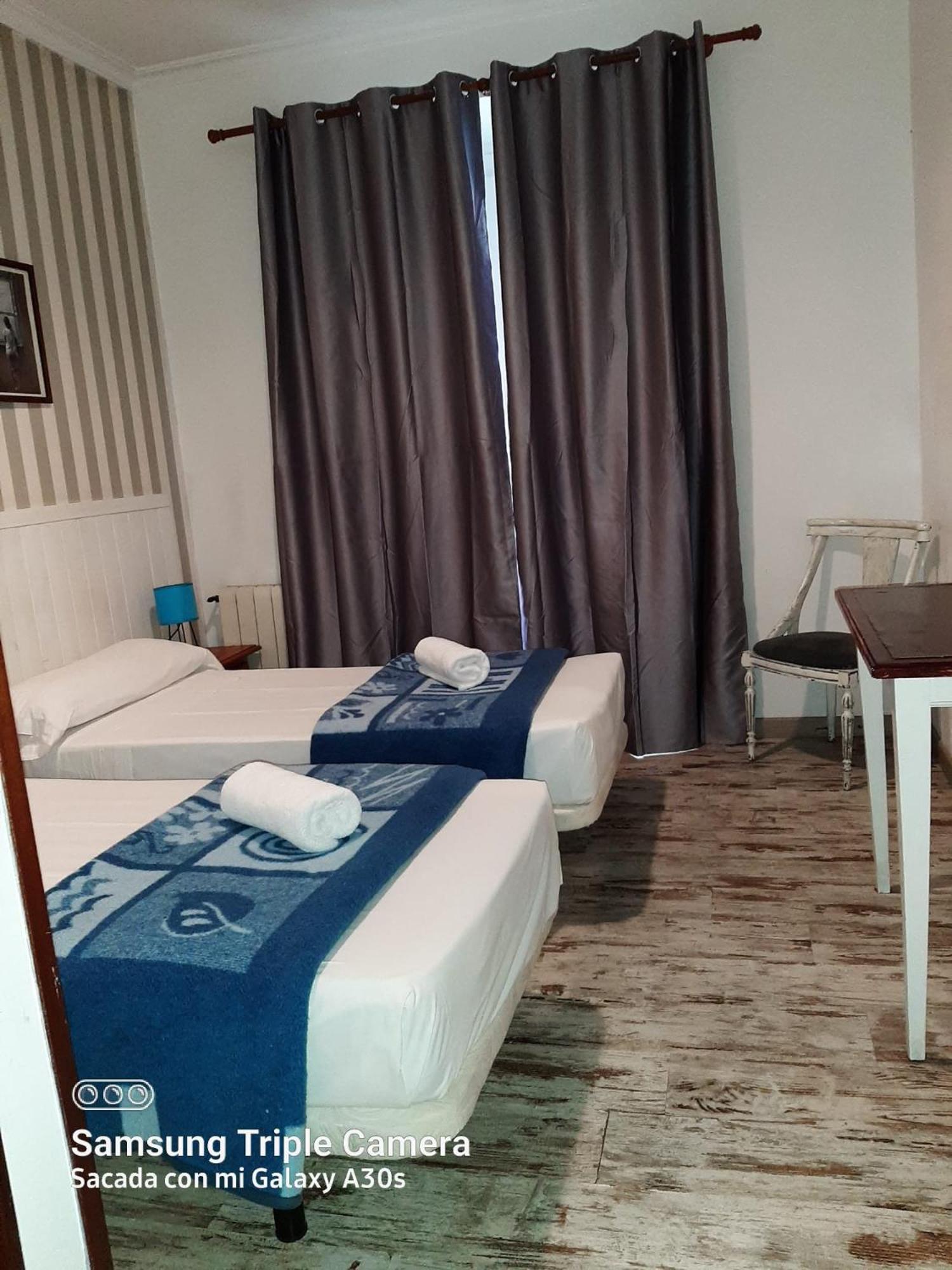 Standard Twin Room - Photo 2