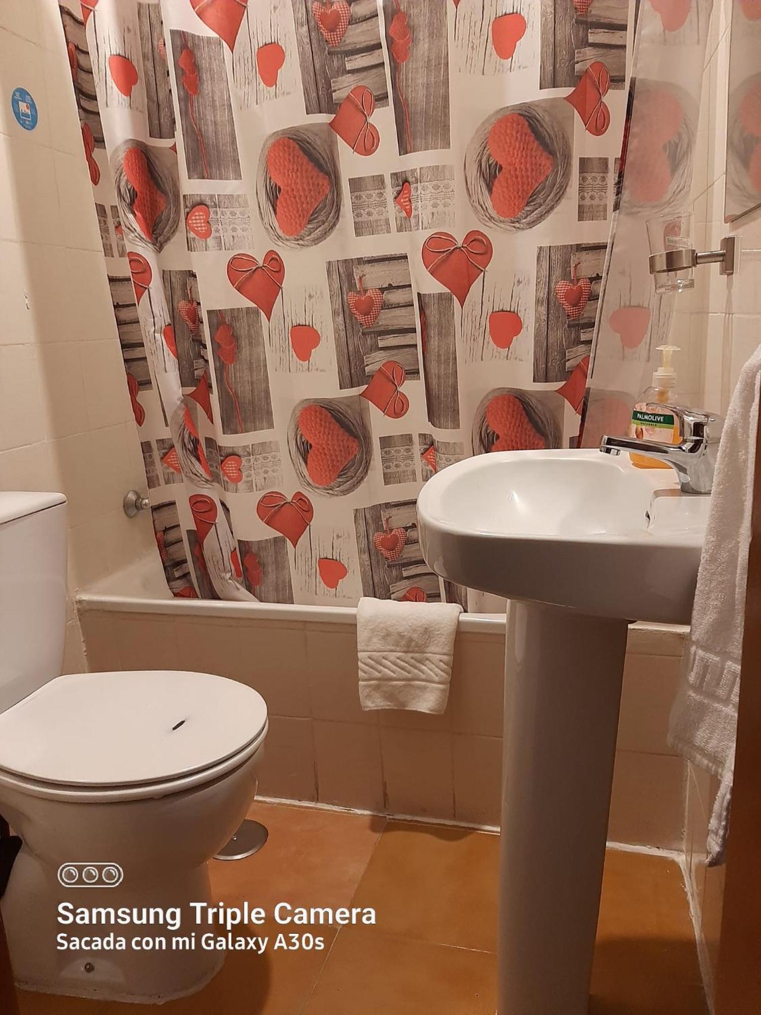 Standard Twin Room - Photo 4