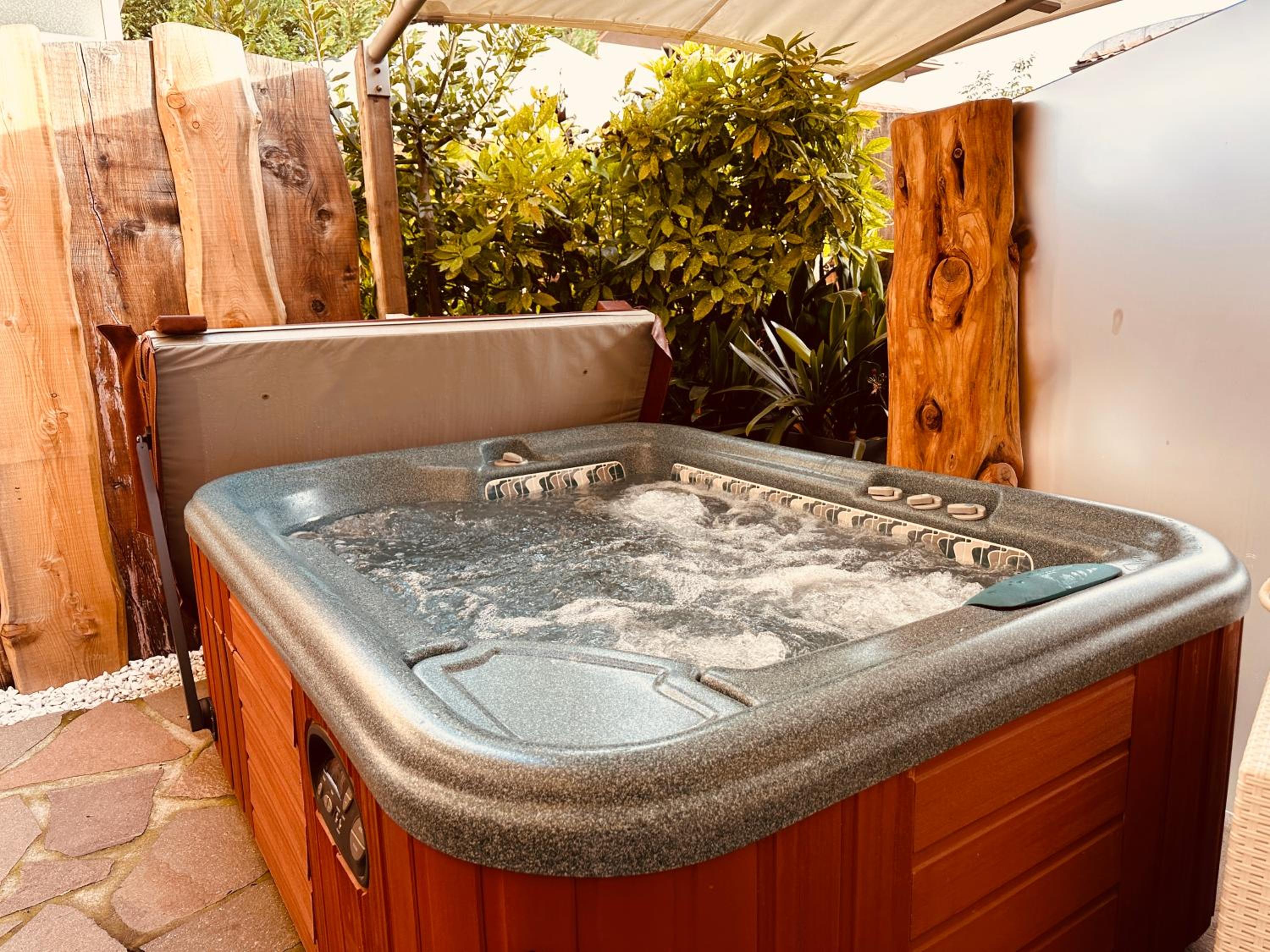 King Room with Spa Bath - Photo 3