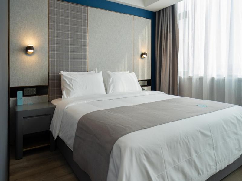 Lanyi Twin Room