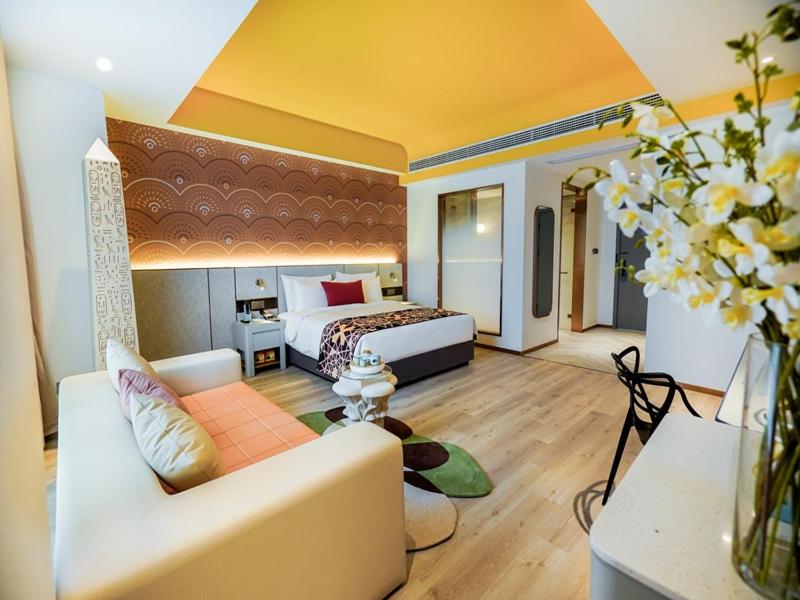 Premier Queen Room