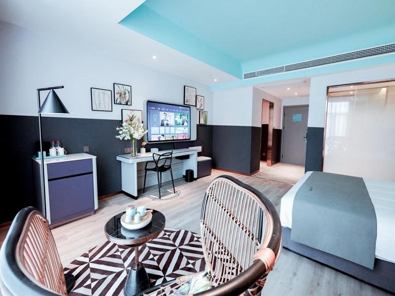 Deluxe Family Room