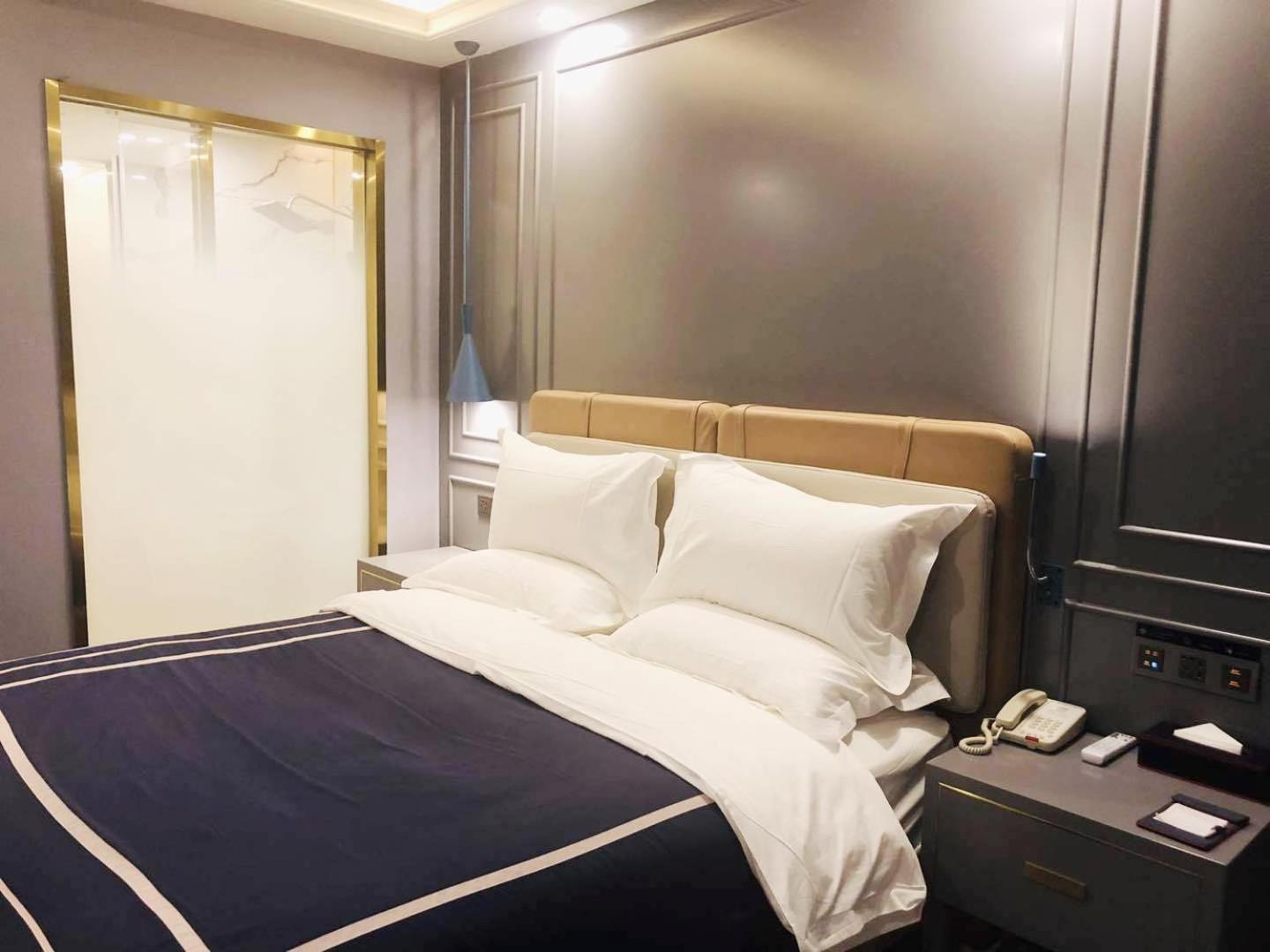 Executive King Room