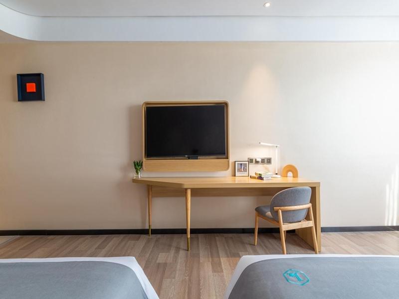 Deluxe Family Room  photo 1