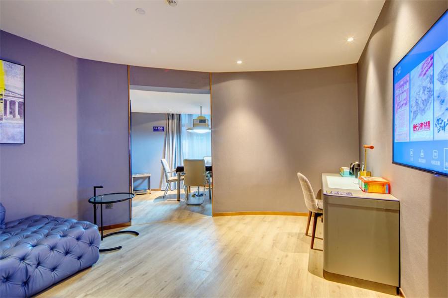 Double Room With Mahjong
