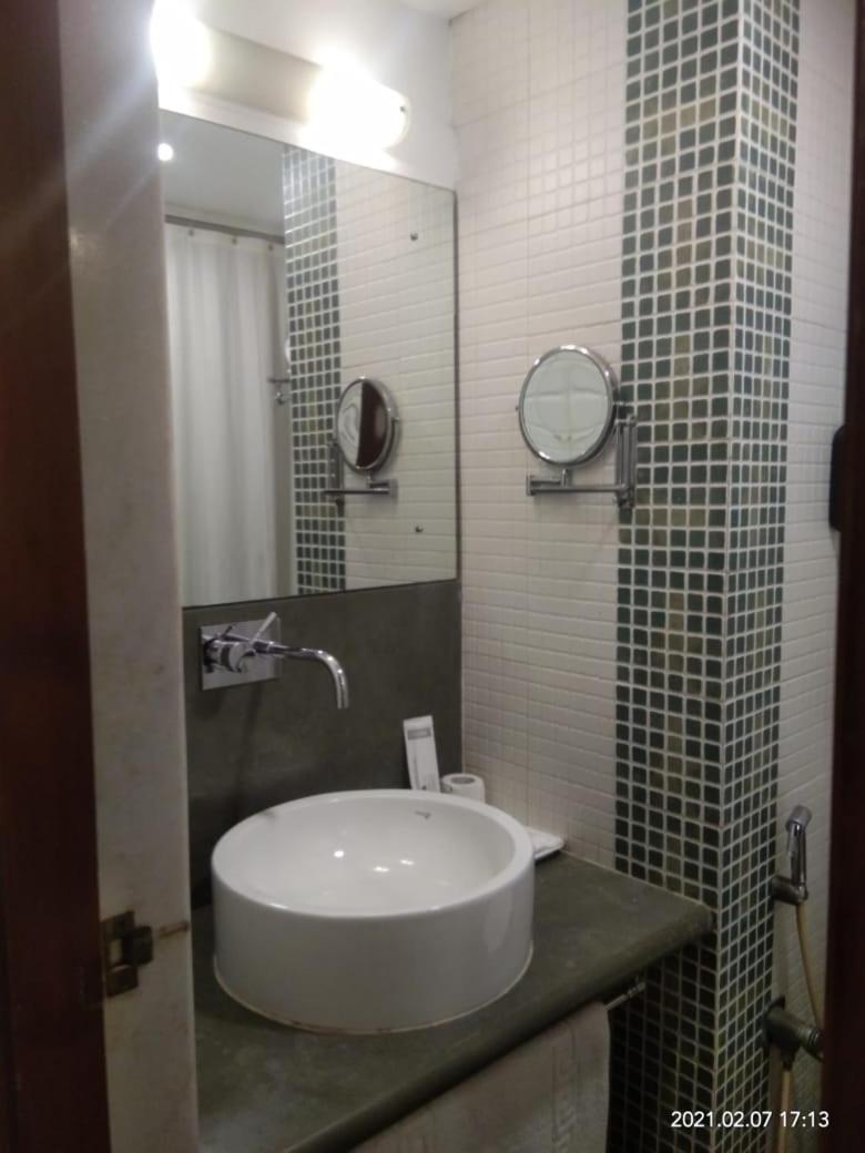 Deluxe King Room photo 2