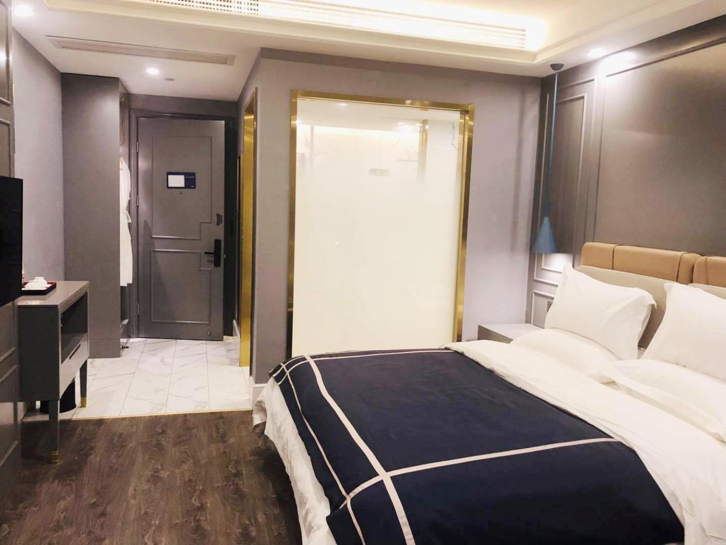 Elegant Double Room 