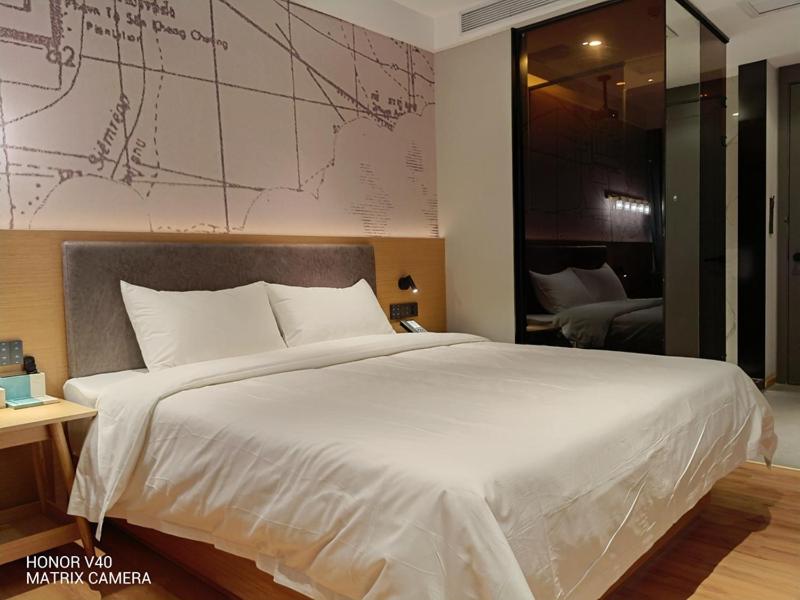 Entertaining Double Room - Photo 8