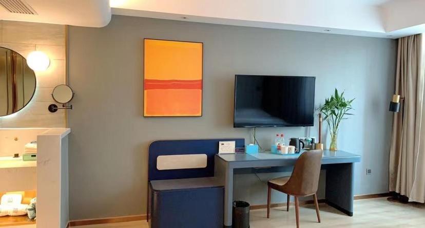 Deluxe Family Room  photo 1