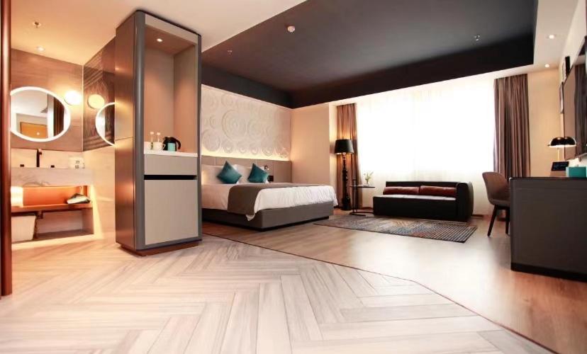 Business Suite  photo 1