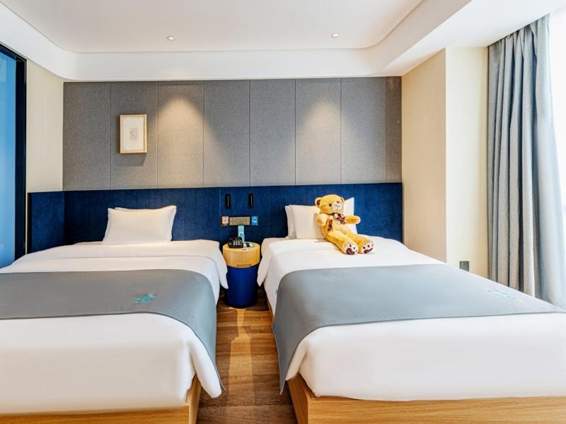 Double Room With Huge Screen