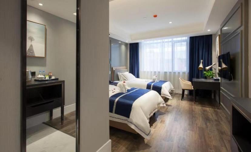 Lanyi Twin Room photo 3