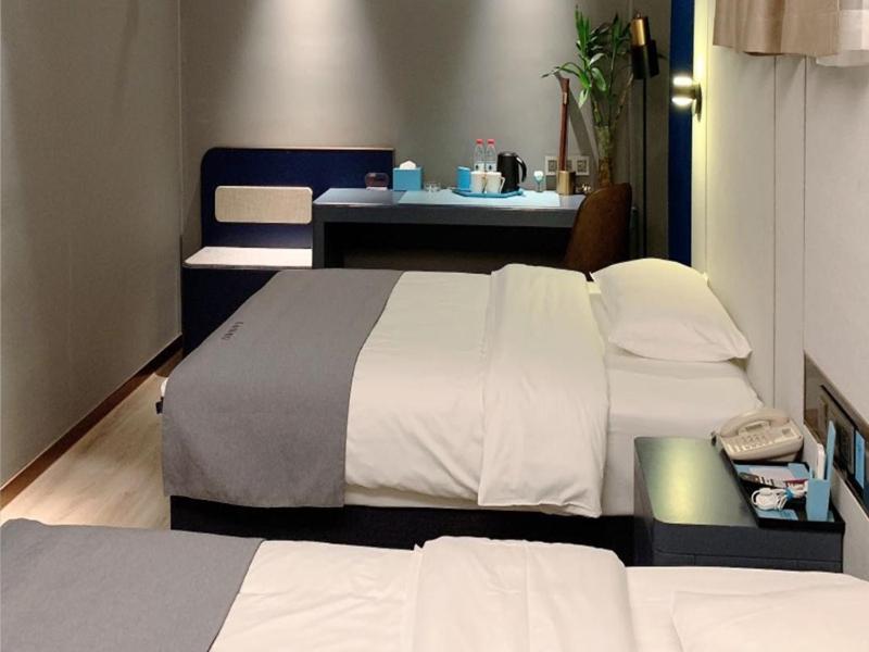 Lanyi Twin Room photo 3