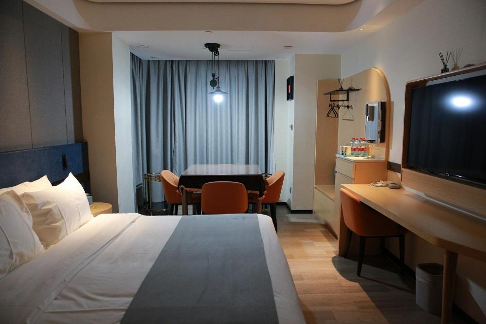 Entertaining Double Room - Photo 6