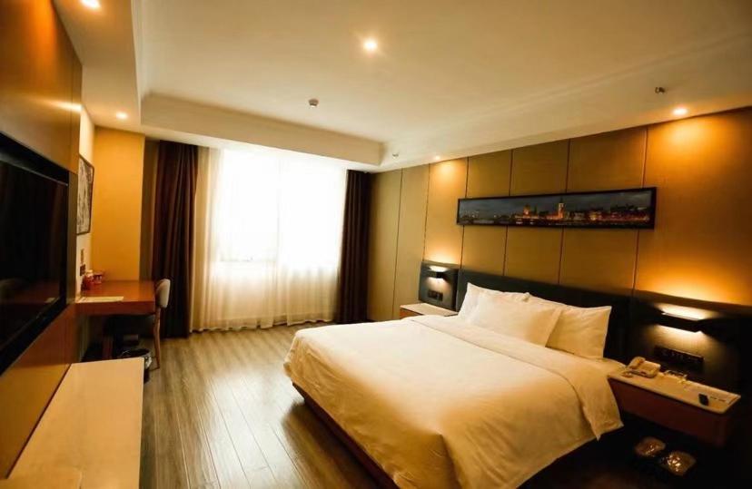 Lanyi Twin Room photo 2